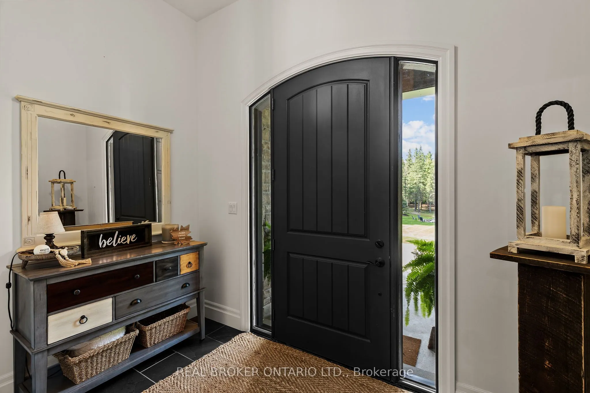 49 Sydenham Trail W