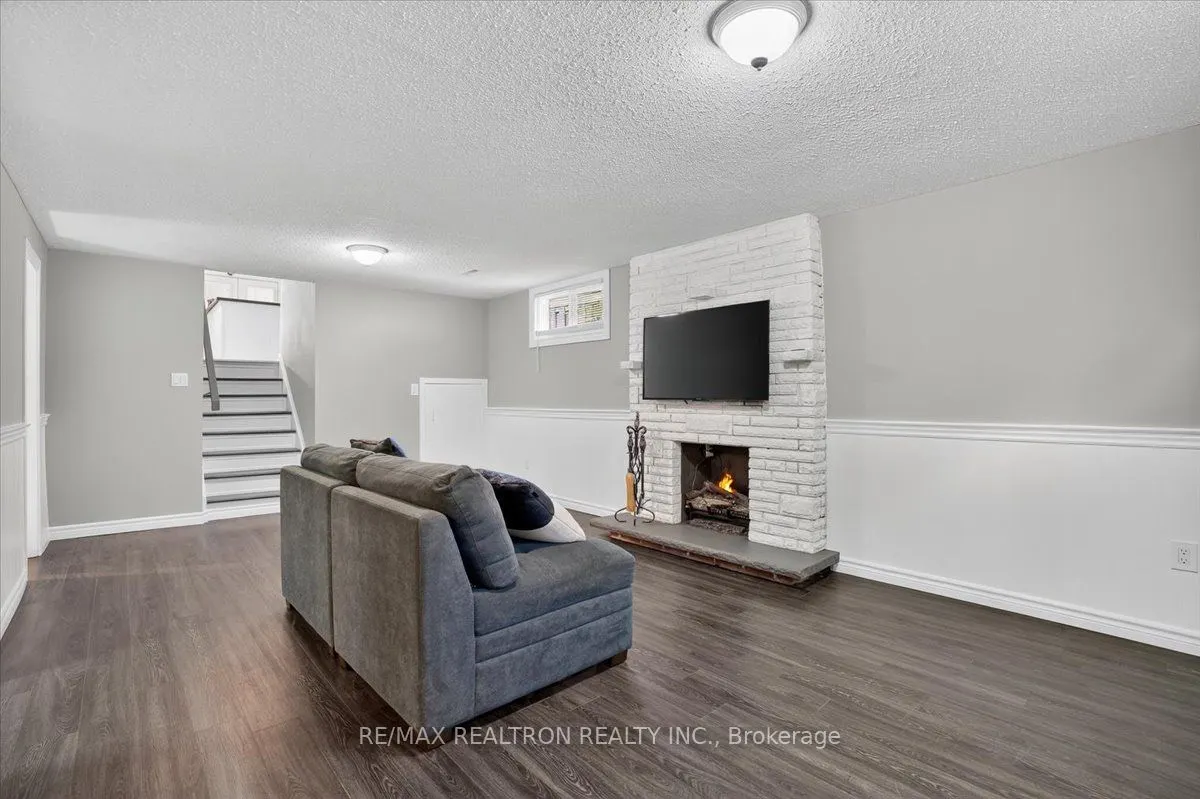 48 Roslyn Road