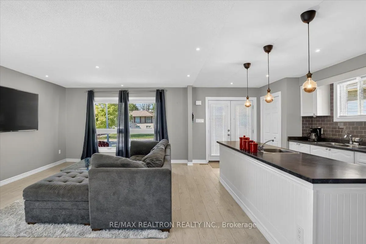 48 Roslyn Road