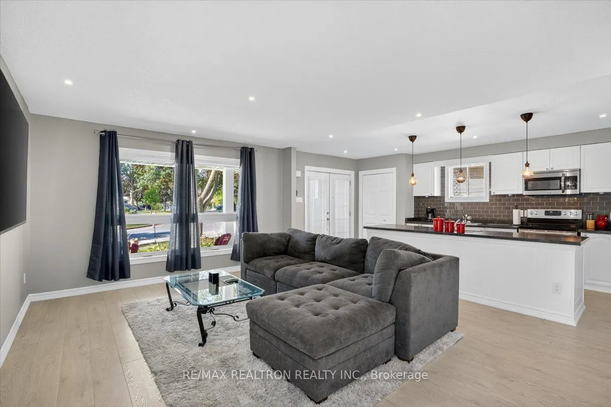 48 Roslyn Road