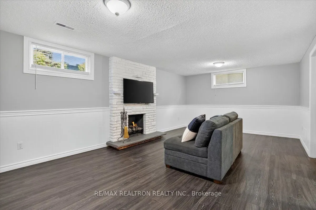 48 Roslyn Road