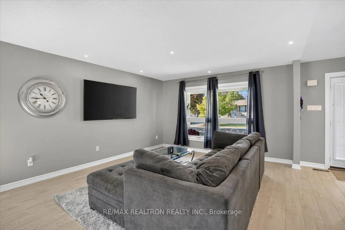 48 Roslyn Road