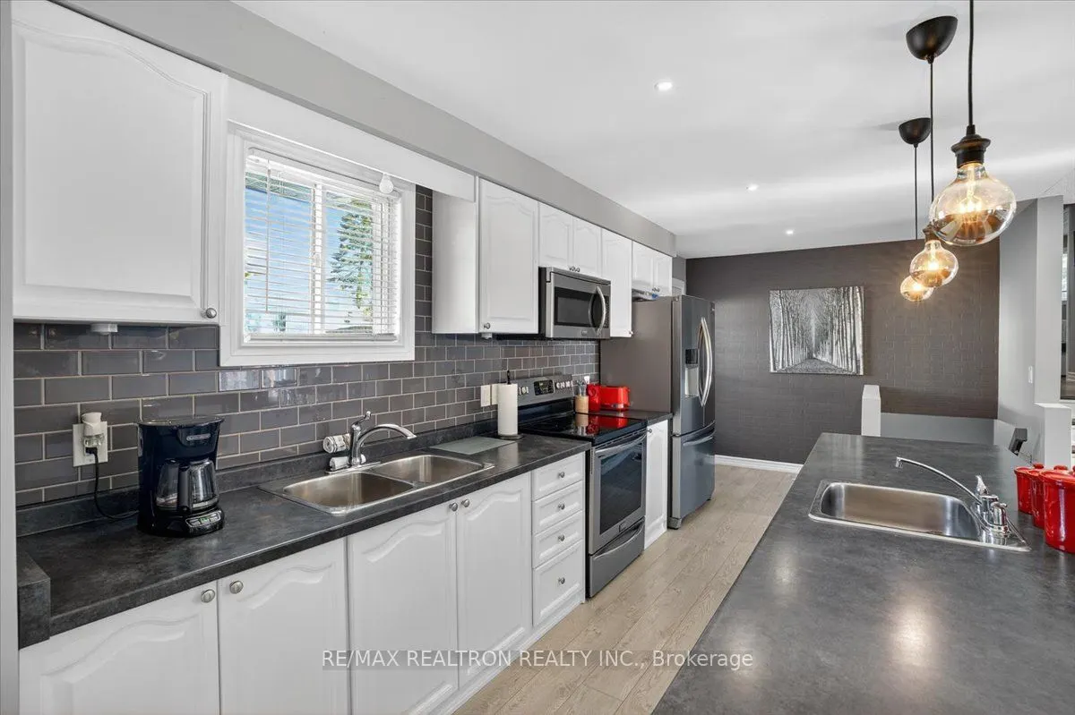 48 Roslyn Road