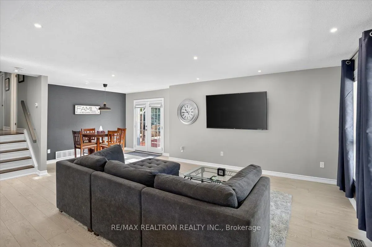 48 Roslyn Road