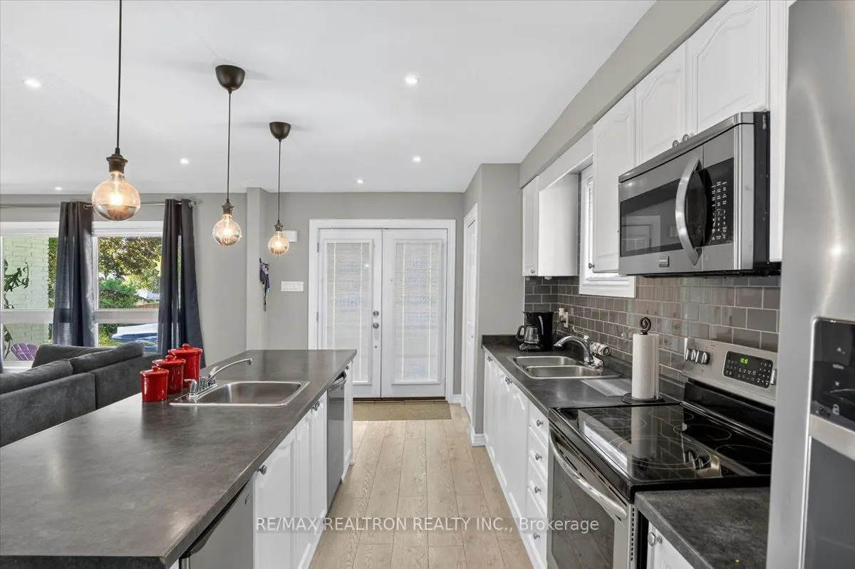 48 Roslyn Road