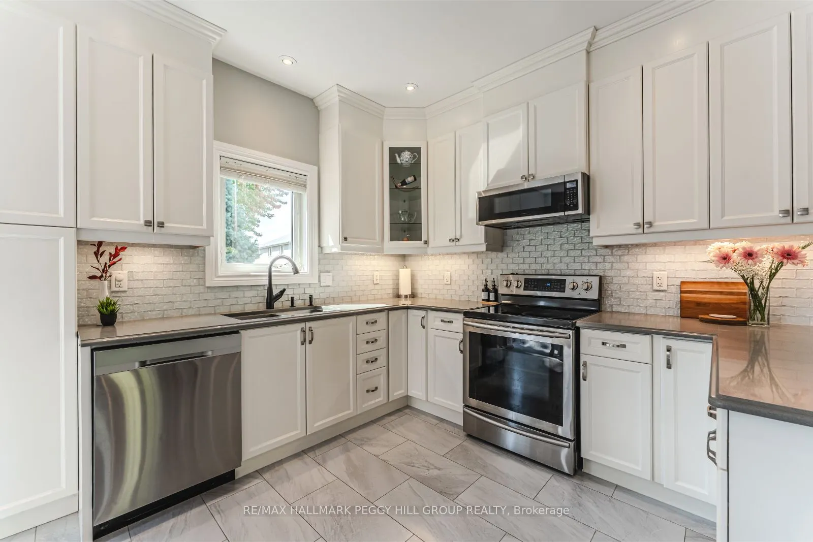 6 Laurelwood Lane