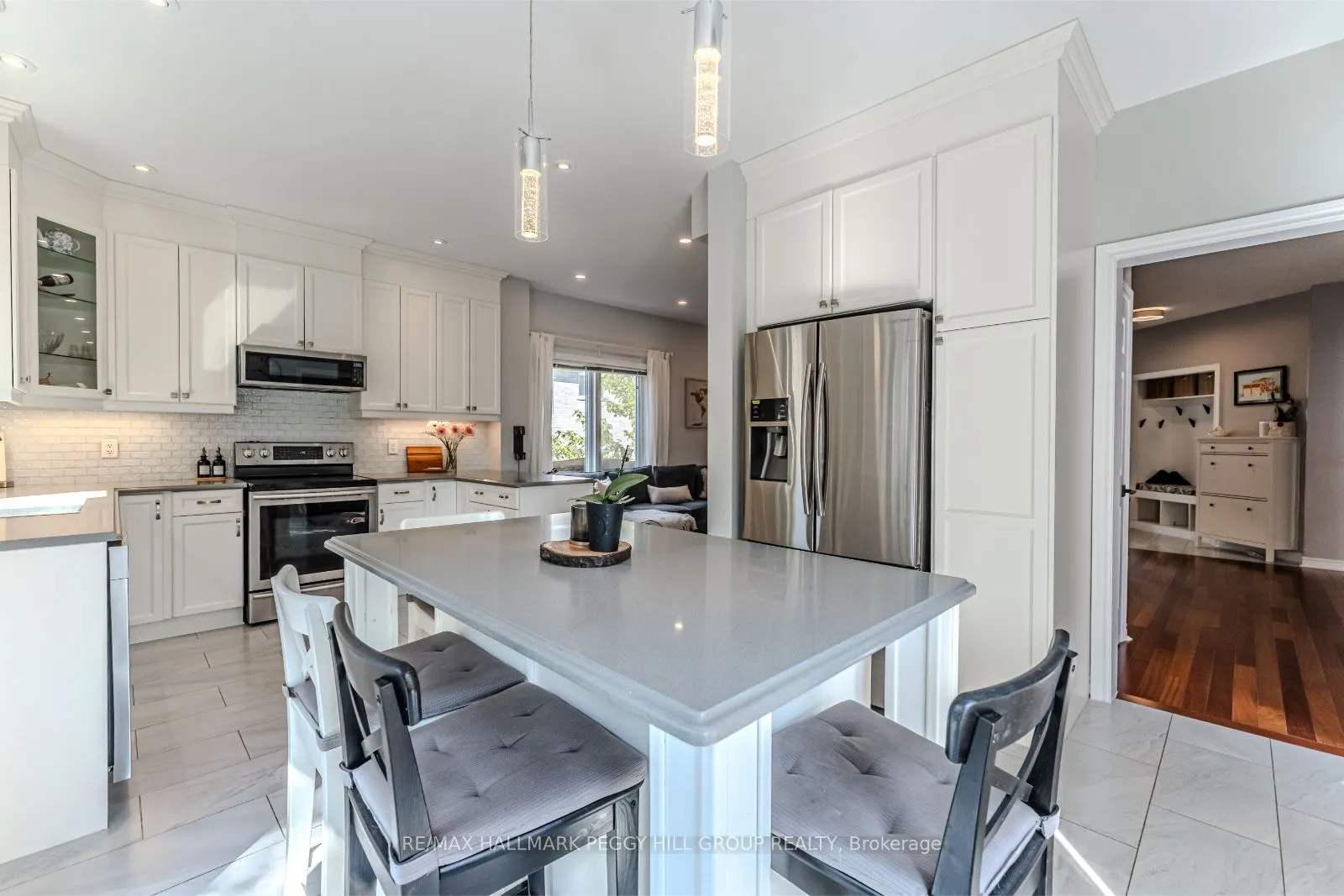 6 Laurelwood Lane