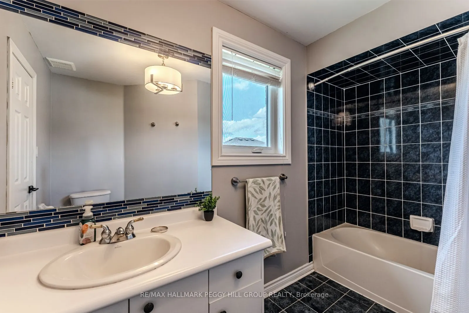 6 Laurelwood Lane