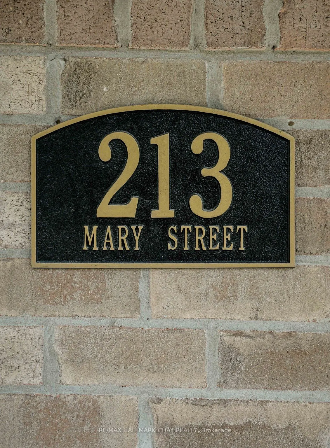213 Mary Street