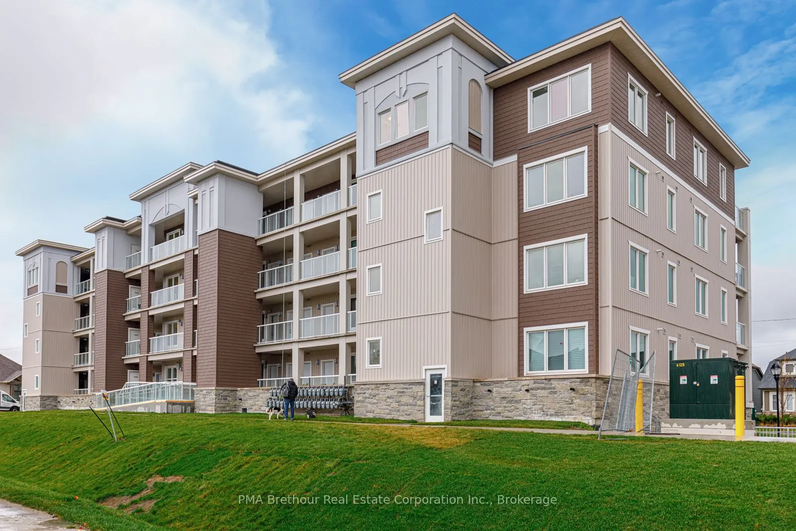 17 Spooner Crescent, #202