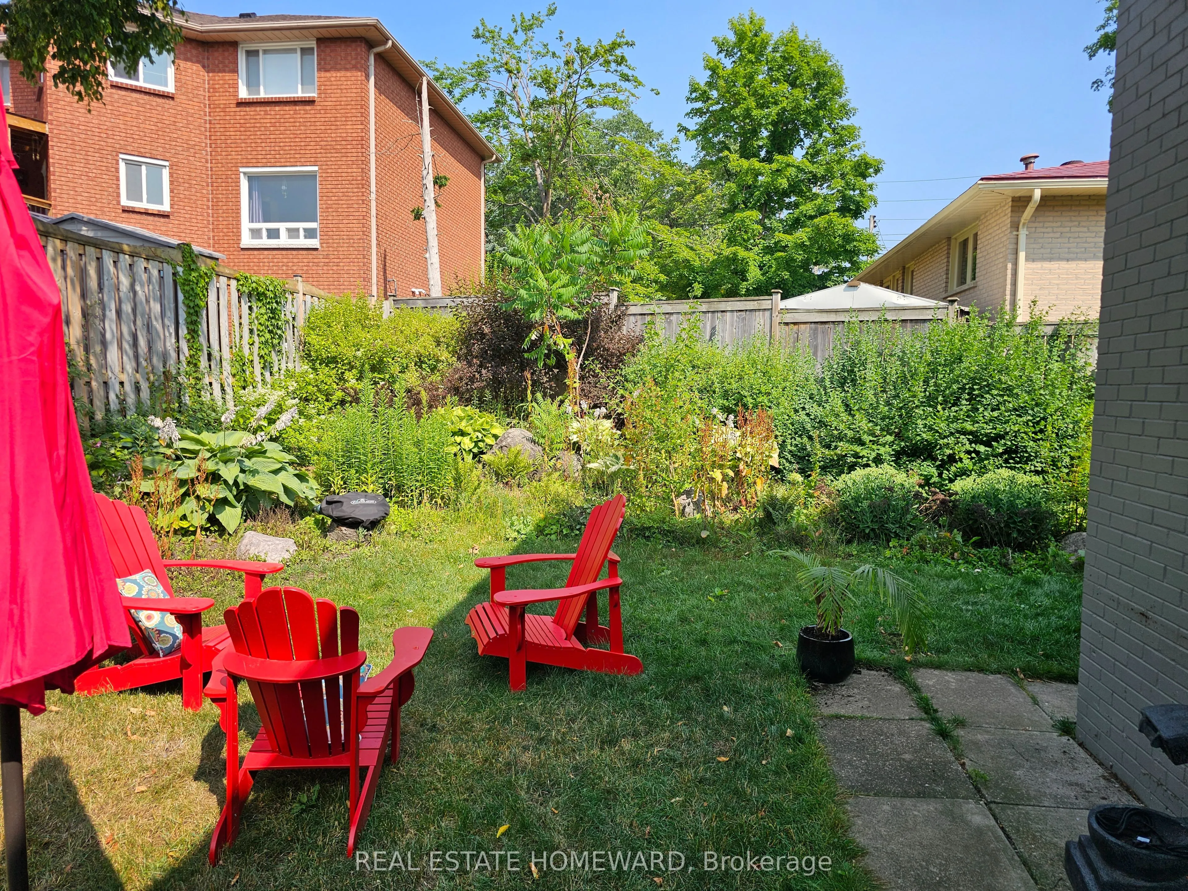 172 Anne Street N, #Lower