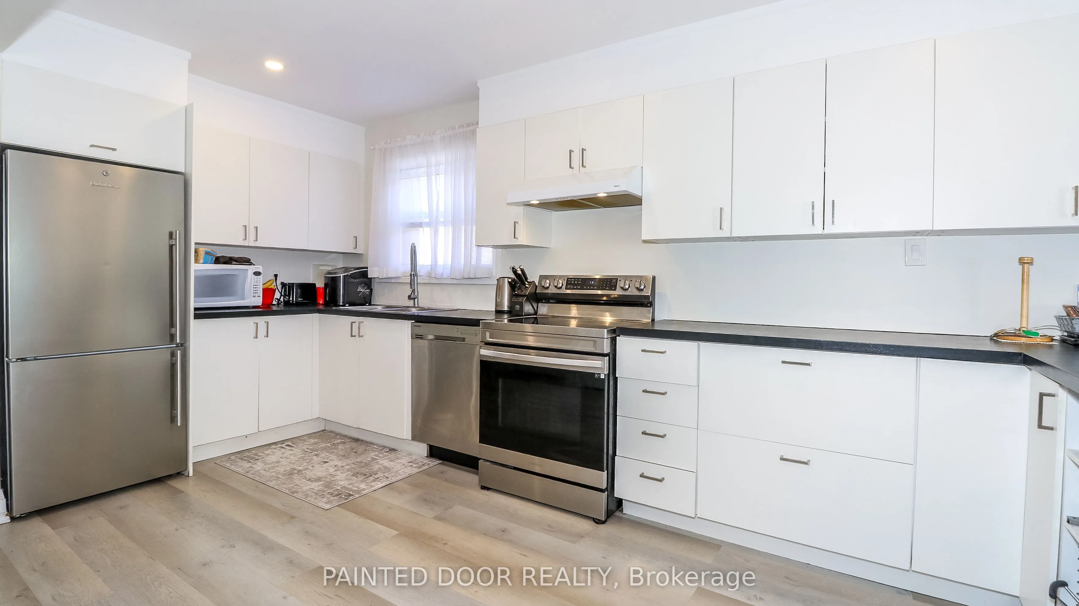 33B Cundles Road E
