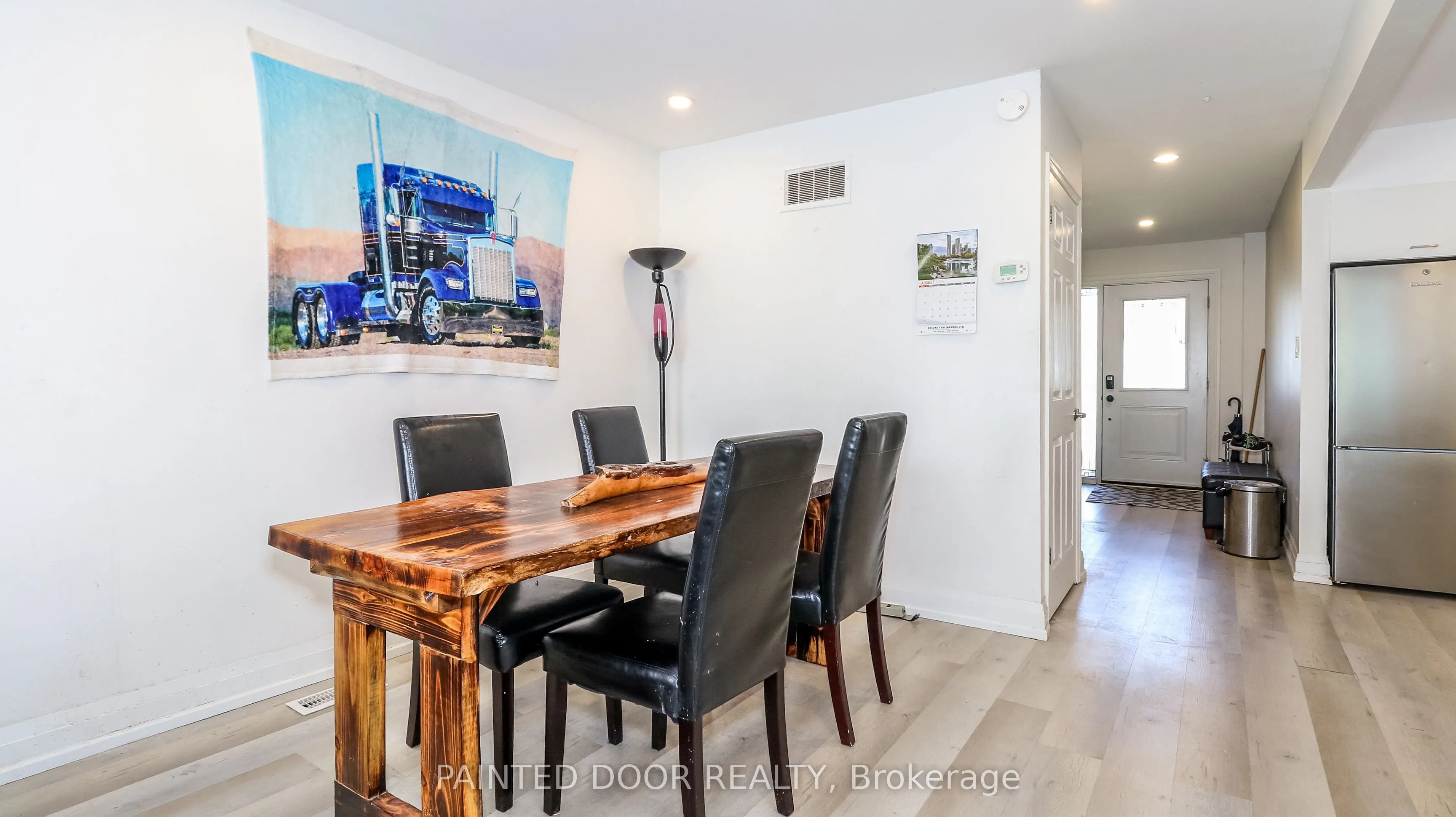 33B Cundles Road E