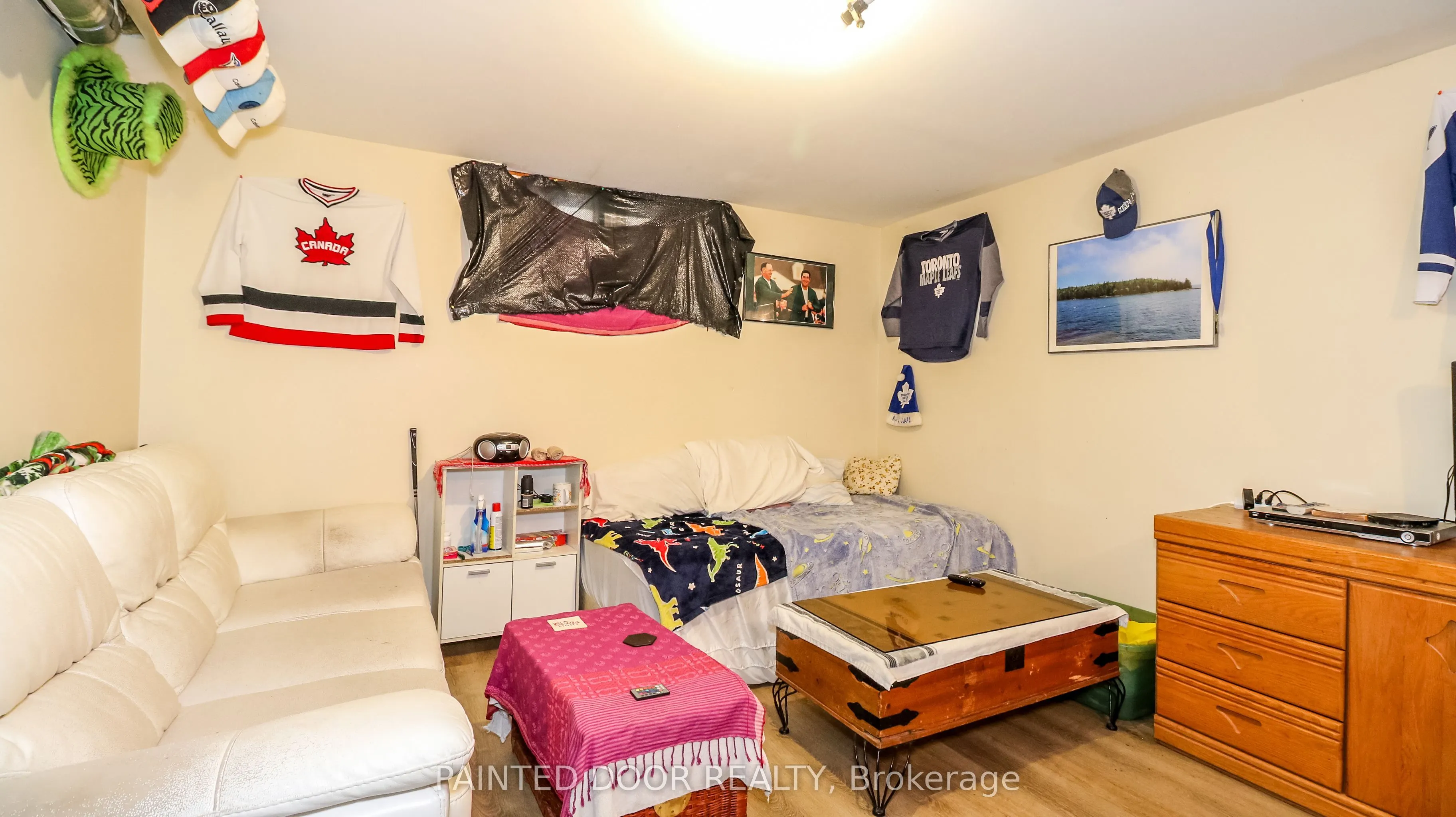 33B Cundles Road E