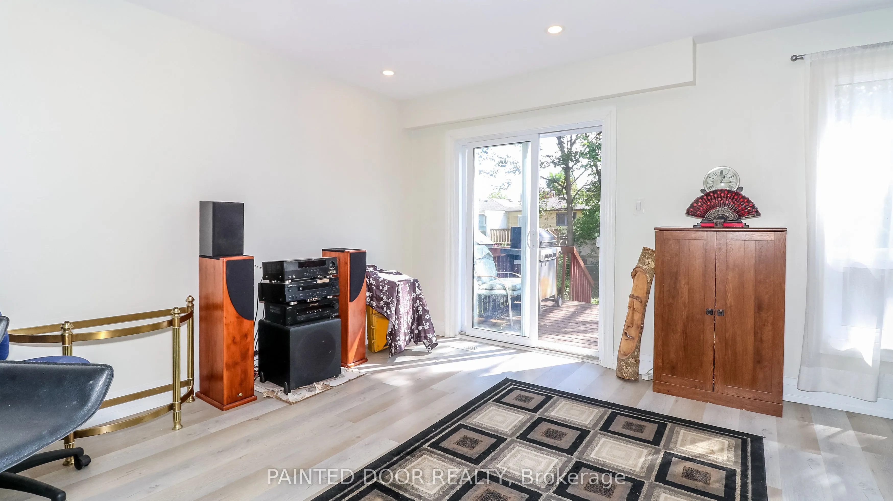 33B Cundles Road E