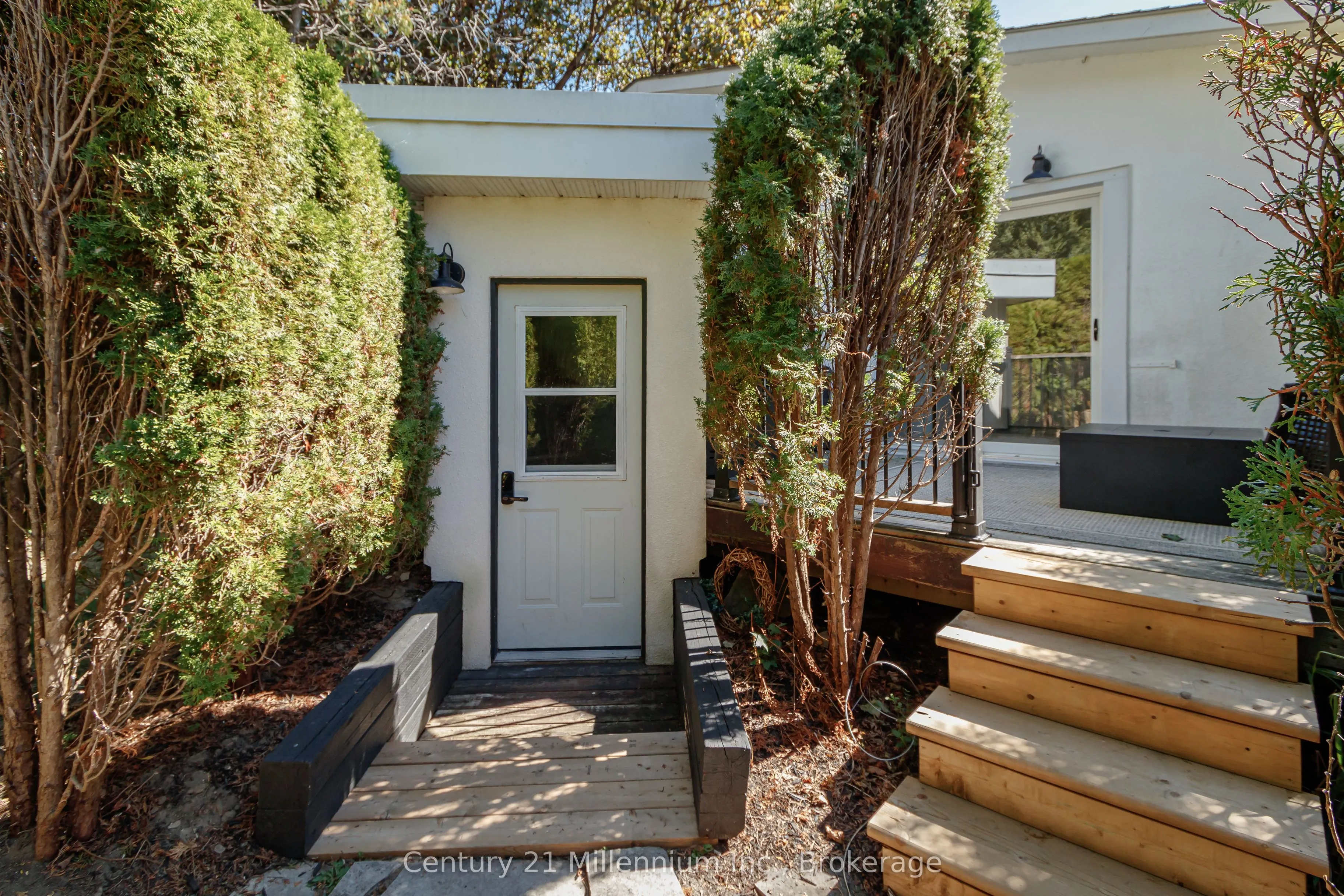 42 NIAGARA Street