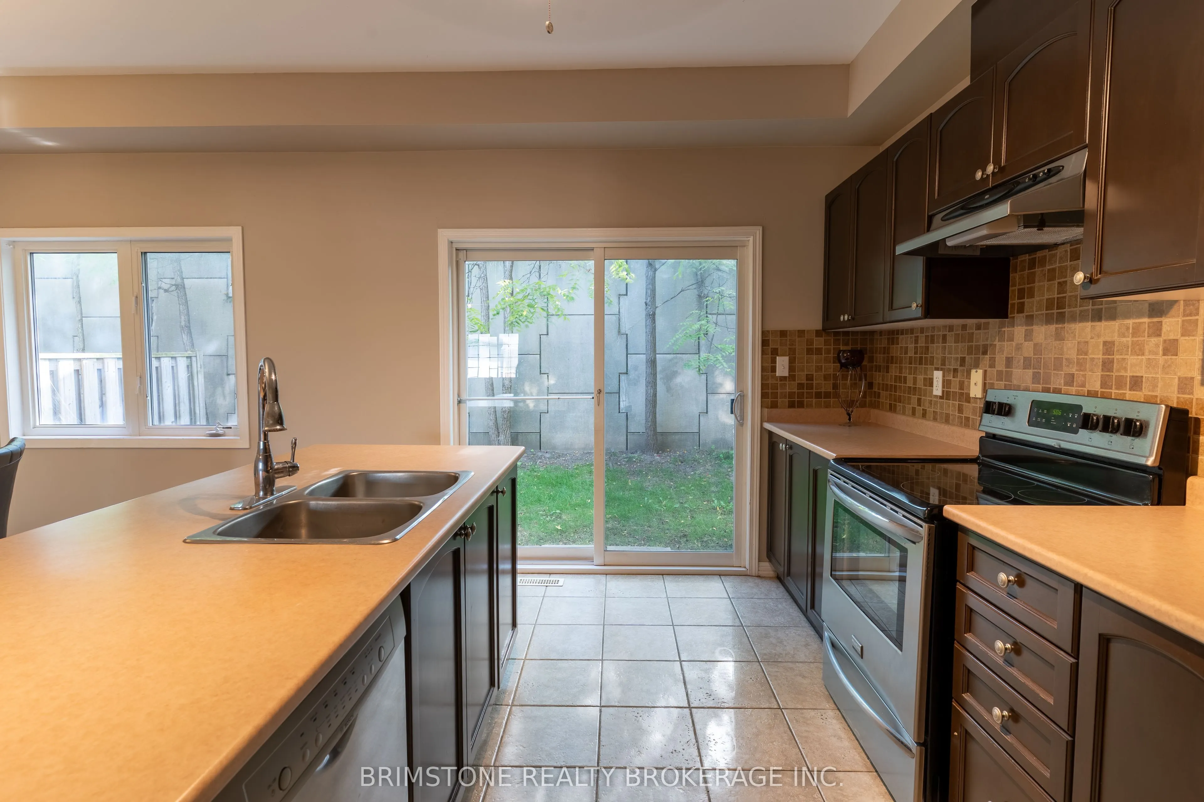 175 Stanley Street, #9