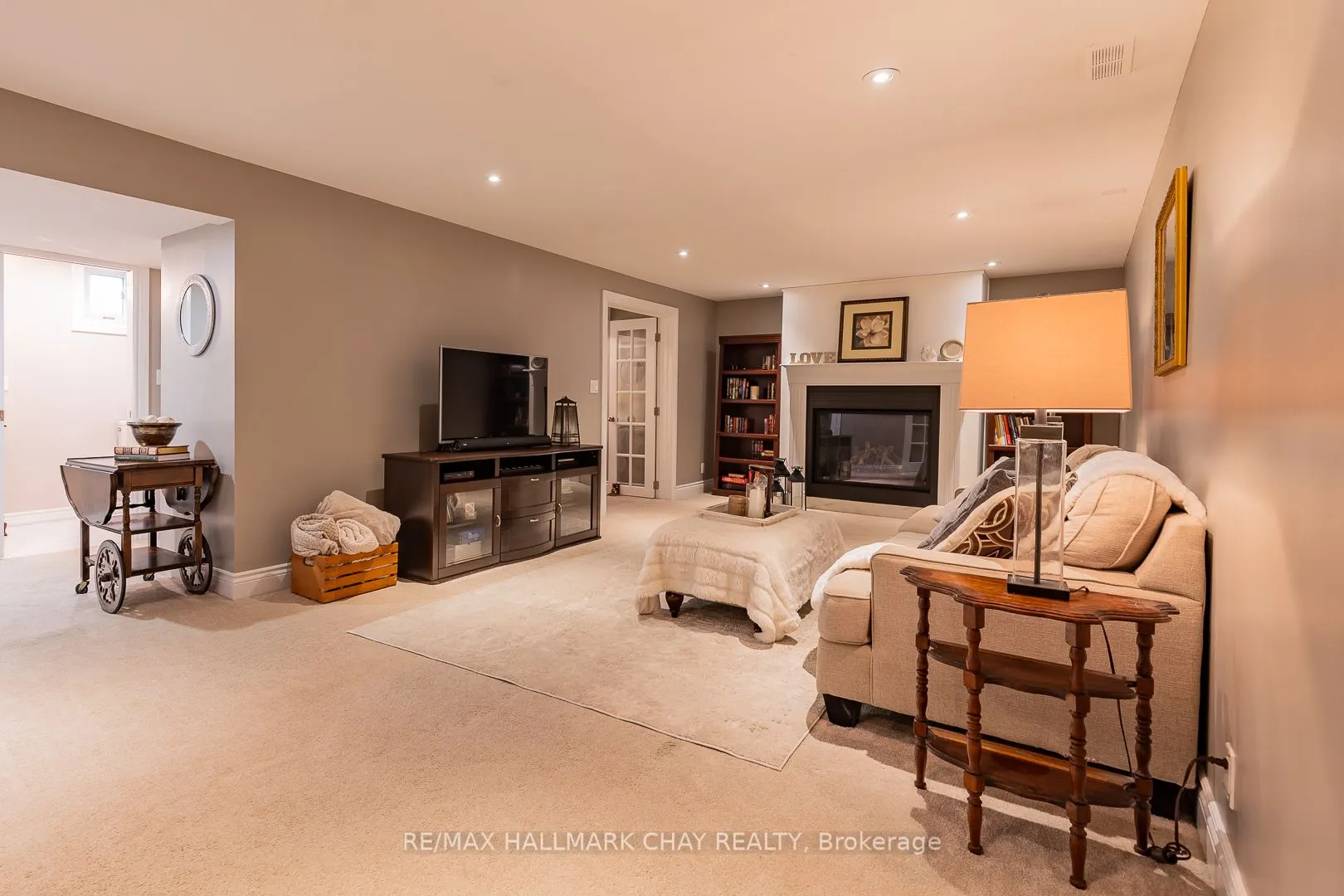10 Ottaway Avenue