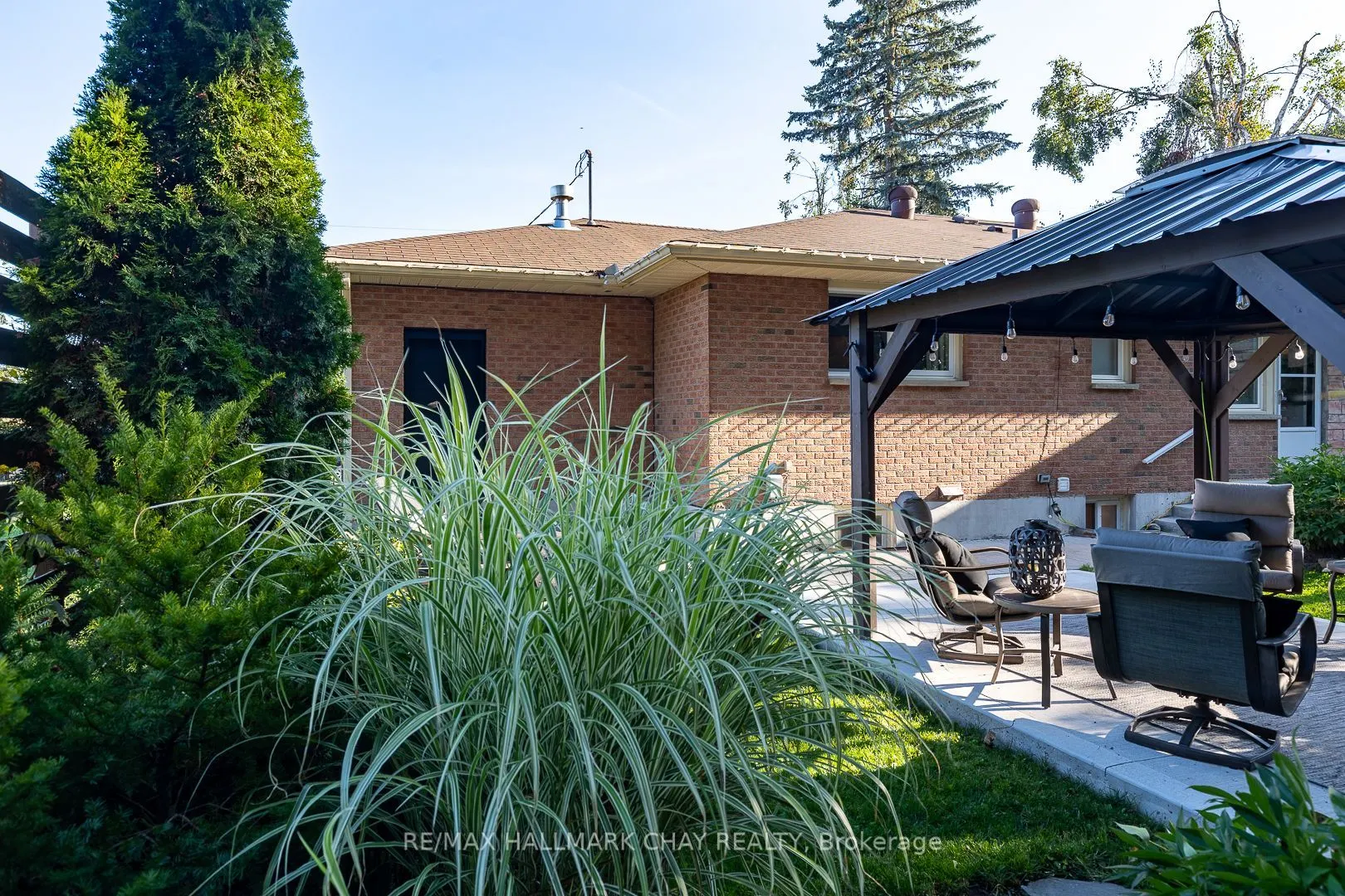 10 Ottaway Avenue