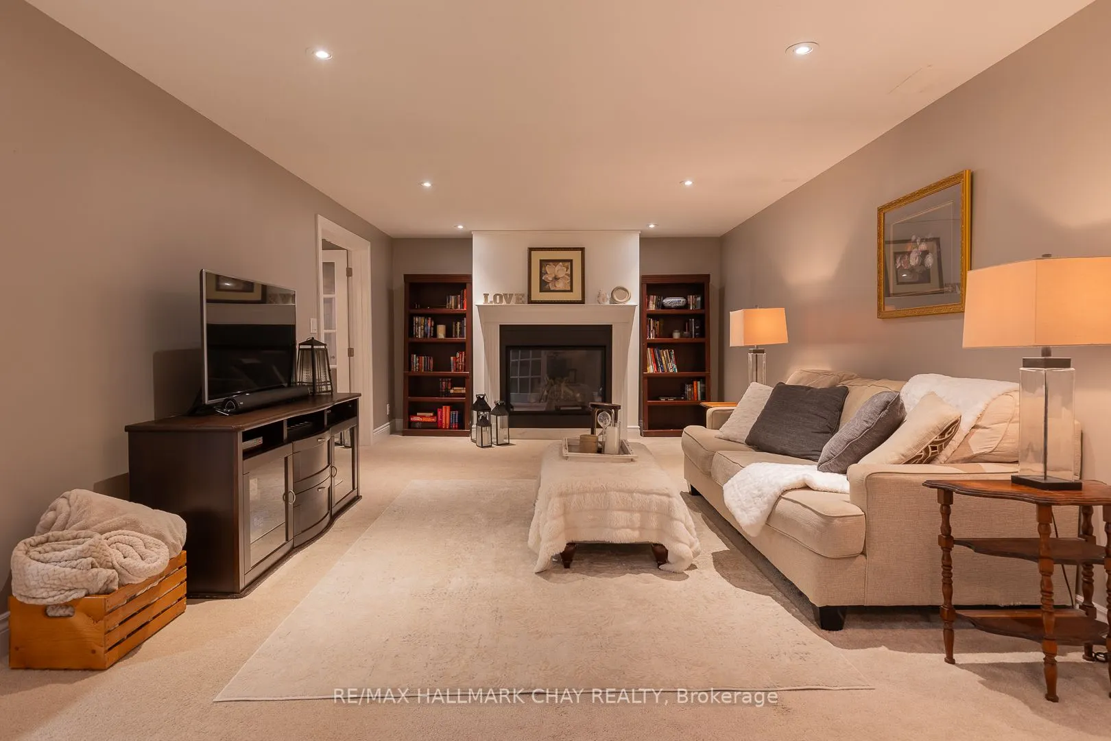 10 Ottaway Avenue