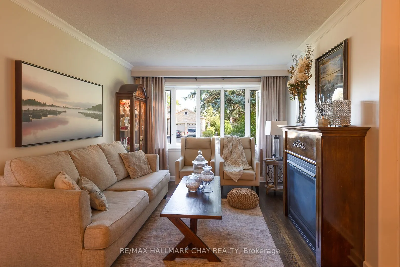 10 Ottaway Avenue