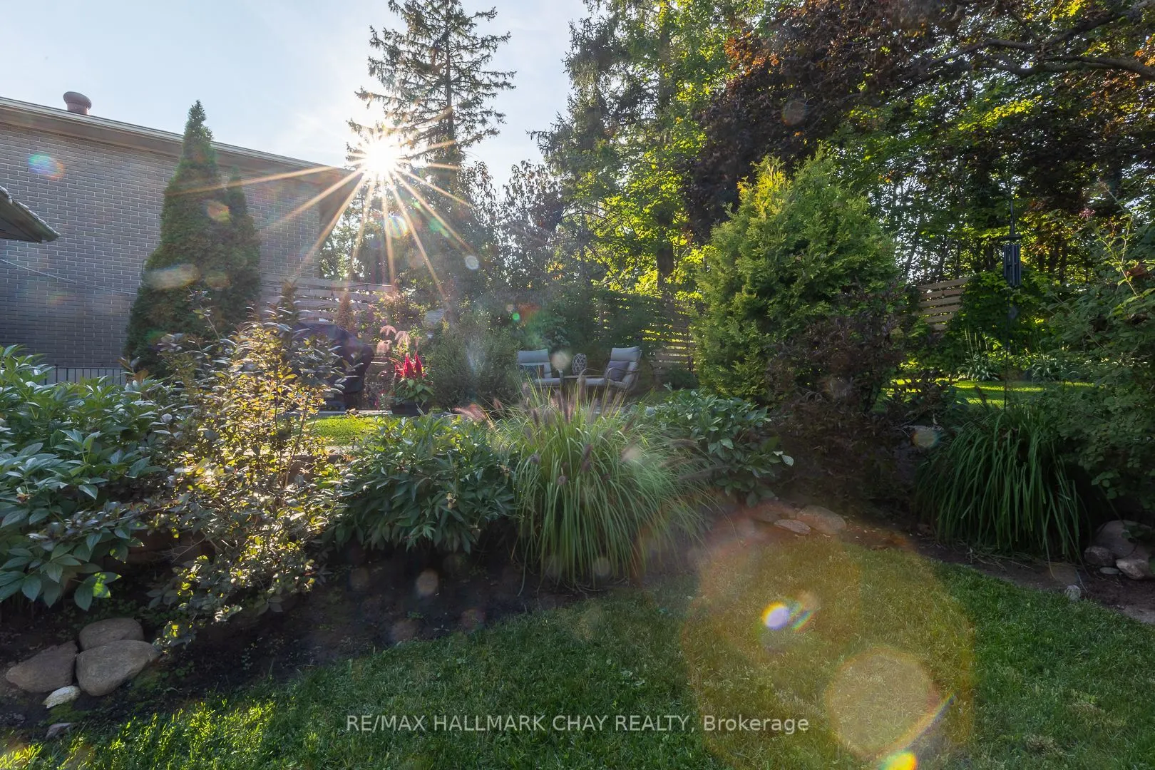 10 Ottaway Avenue