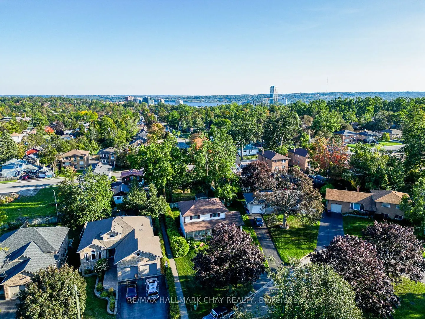 10 Ottaway Avenue