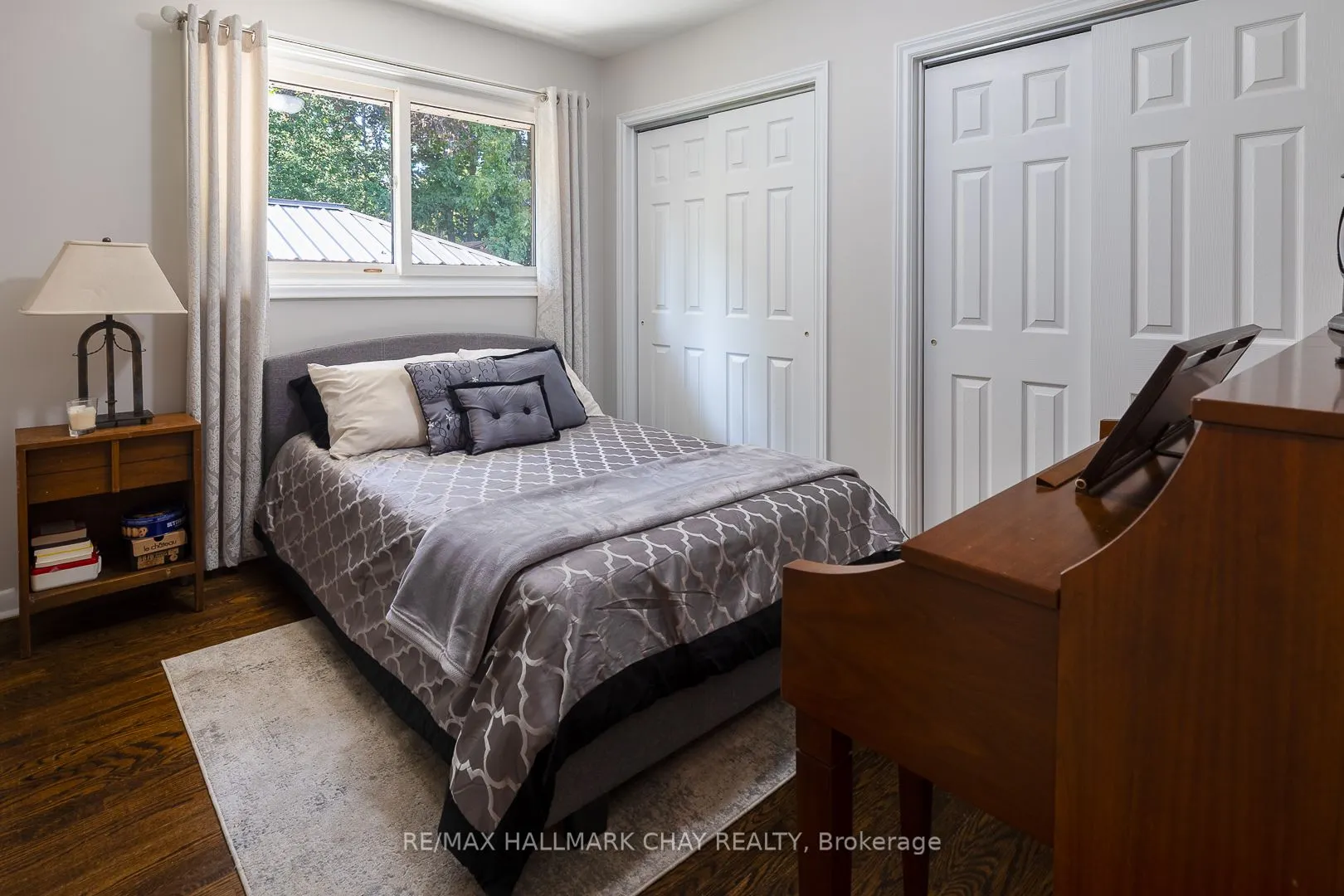 10 Ottaway Avenue
