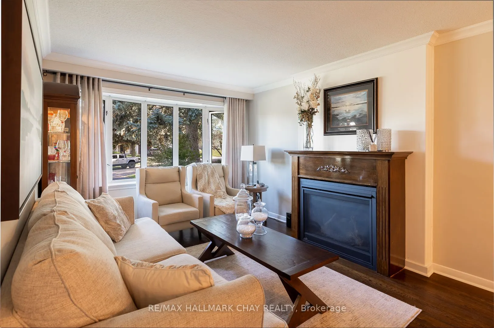 10 Ottaway Avenue