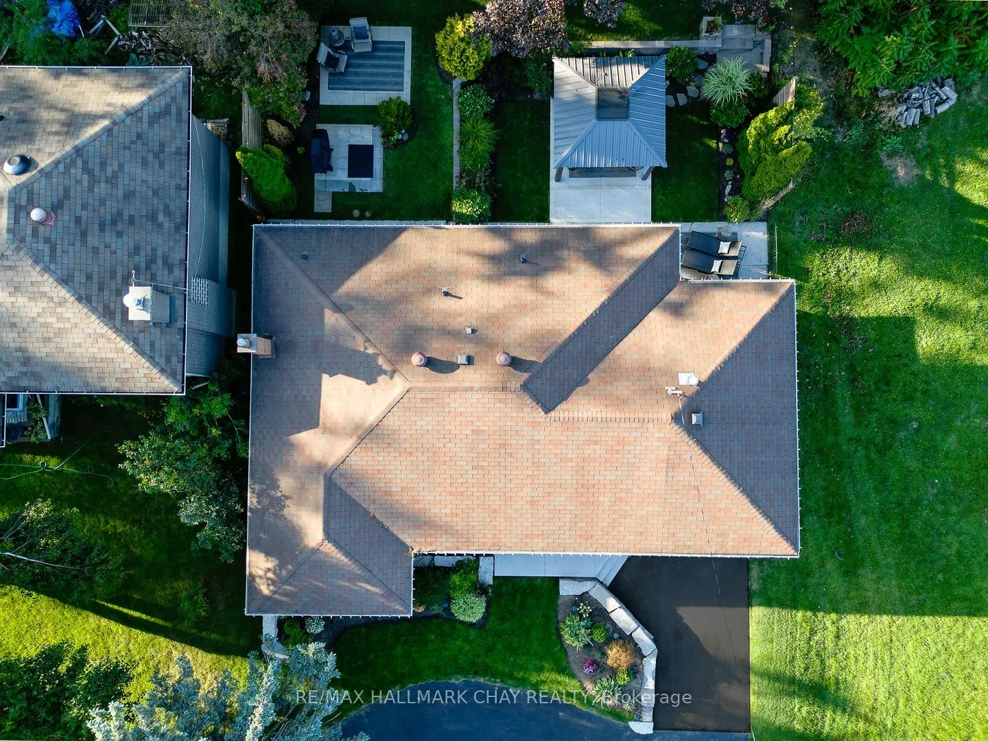 10 Ottaway Avenue