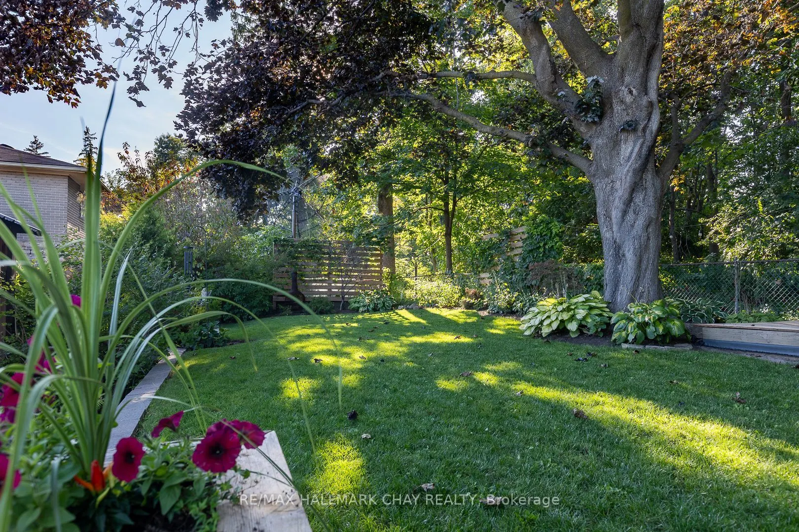 10 Ottaway Avenue