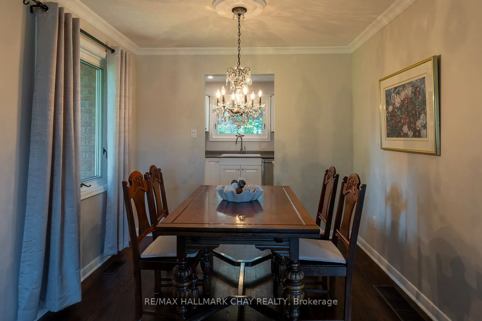 10 Ottaway Avenue