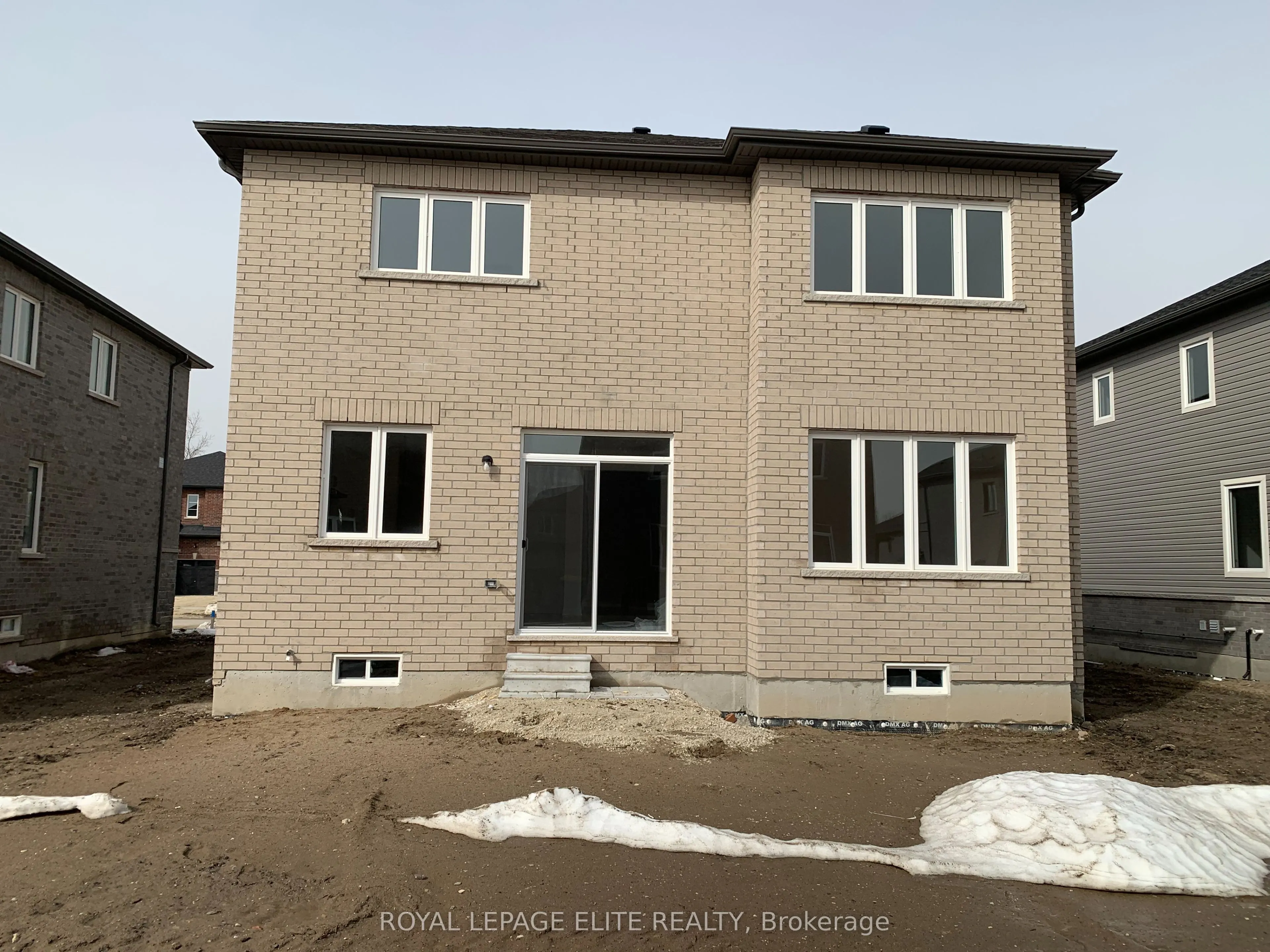 23 AMBER Drive