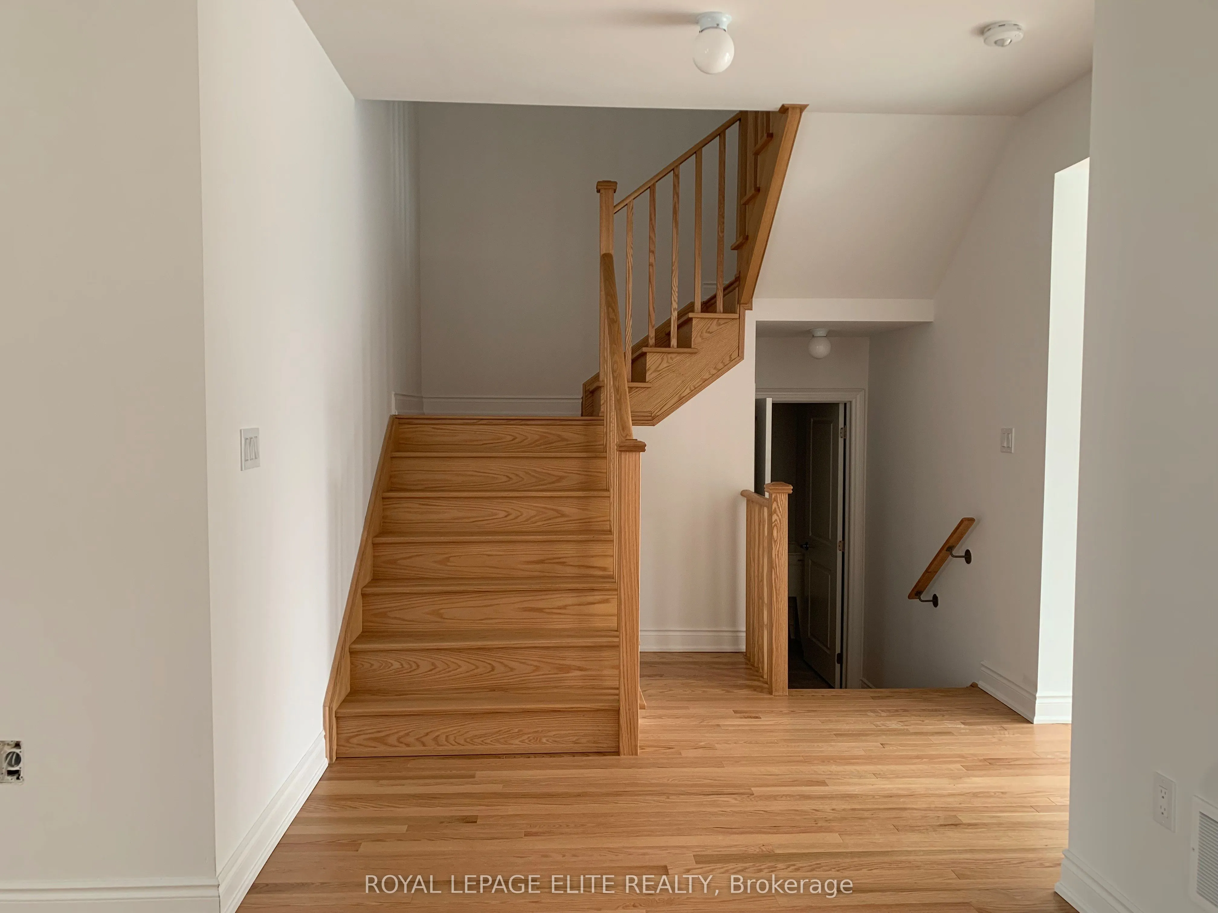 23 AMBER Drive