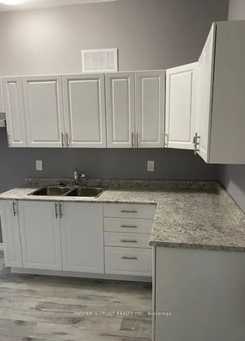 27 Front Street, #101