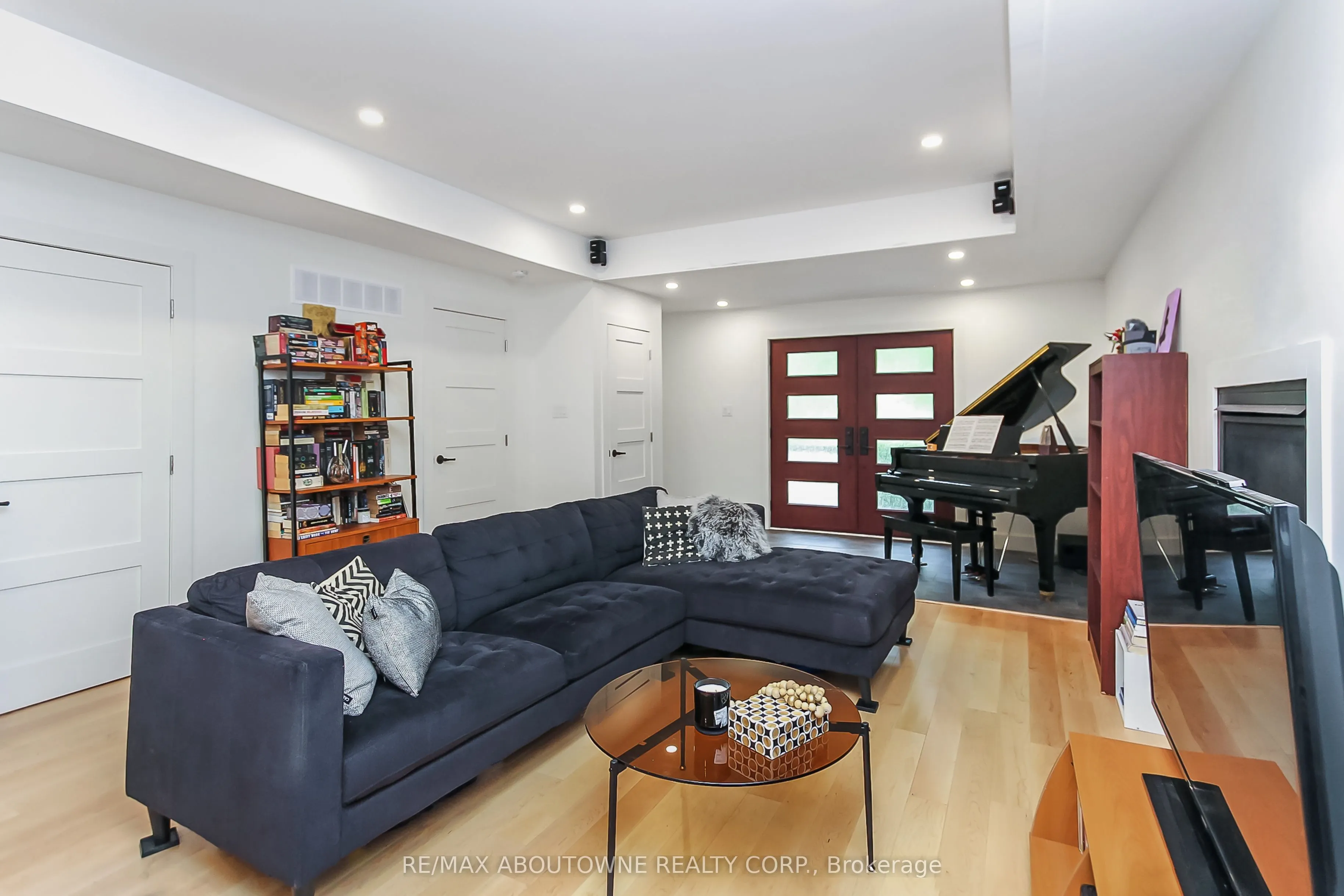 12 49TH Street N