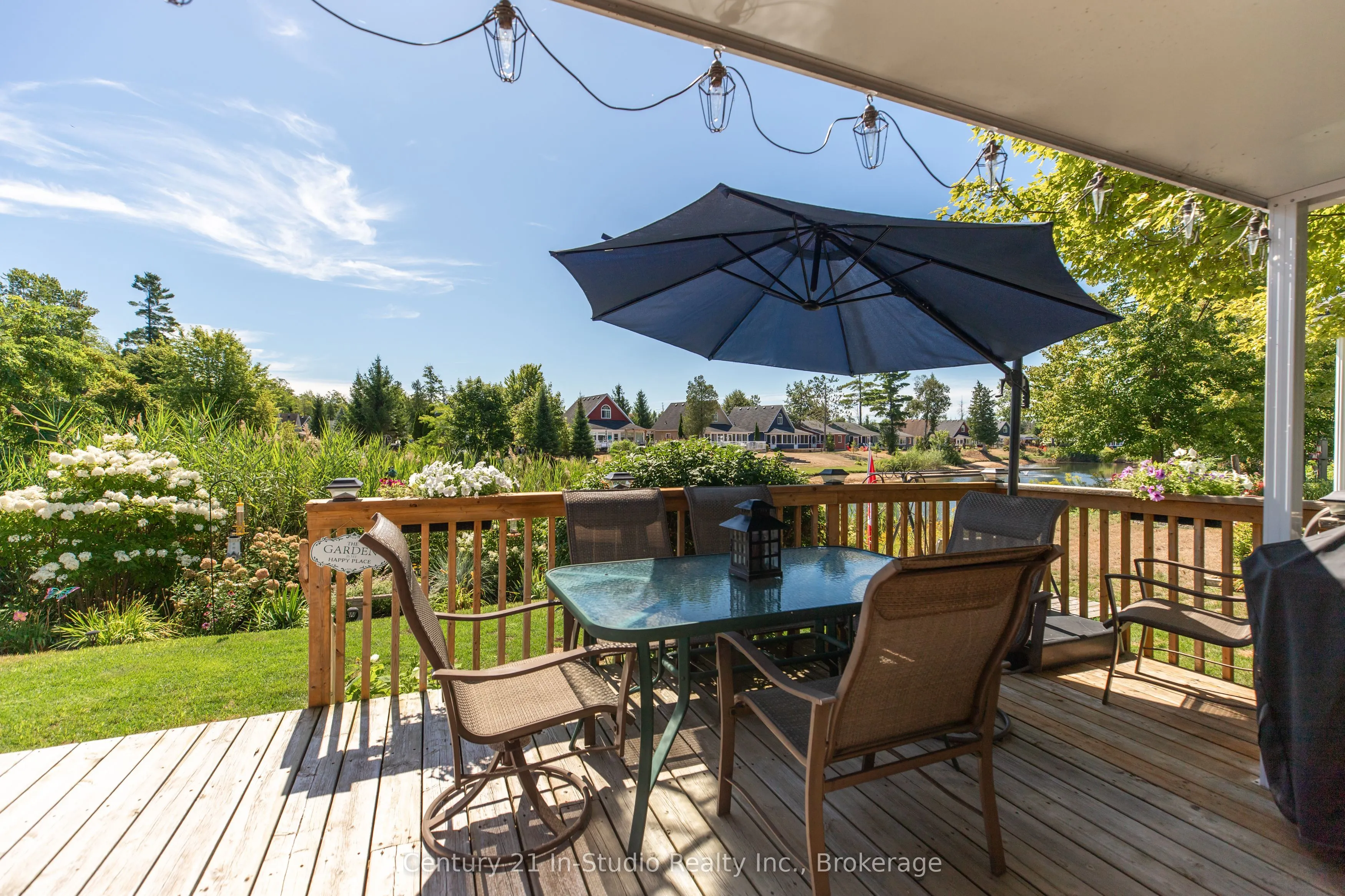 19 White Pines Trail