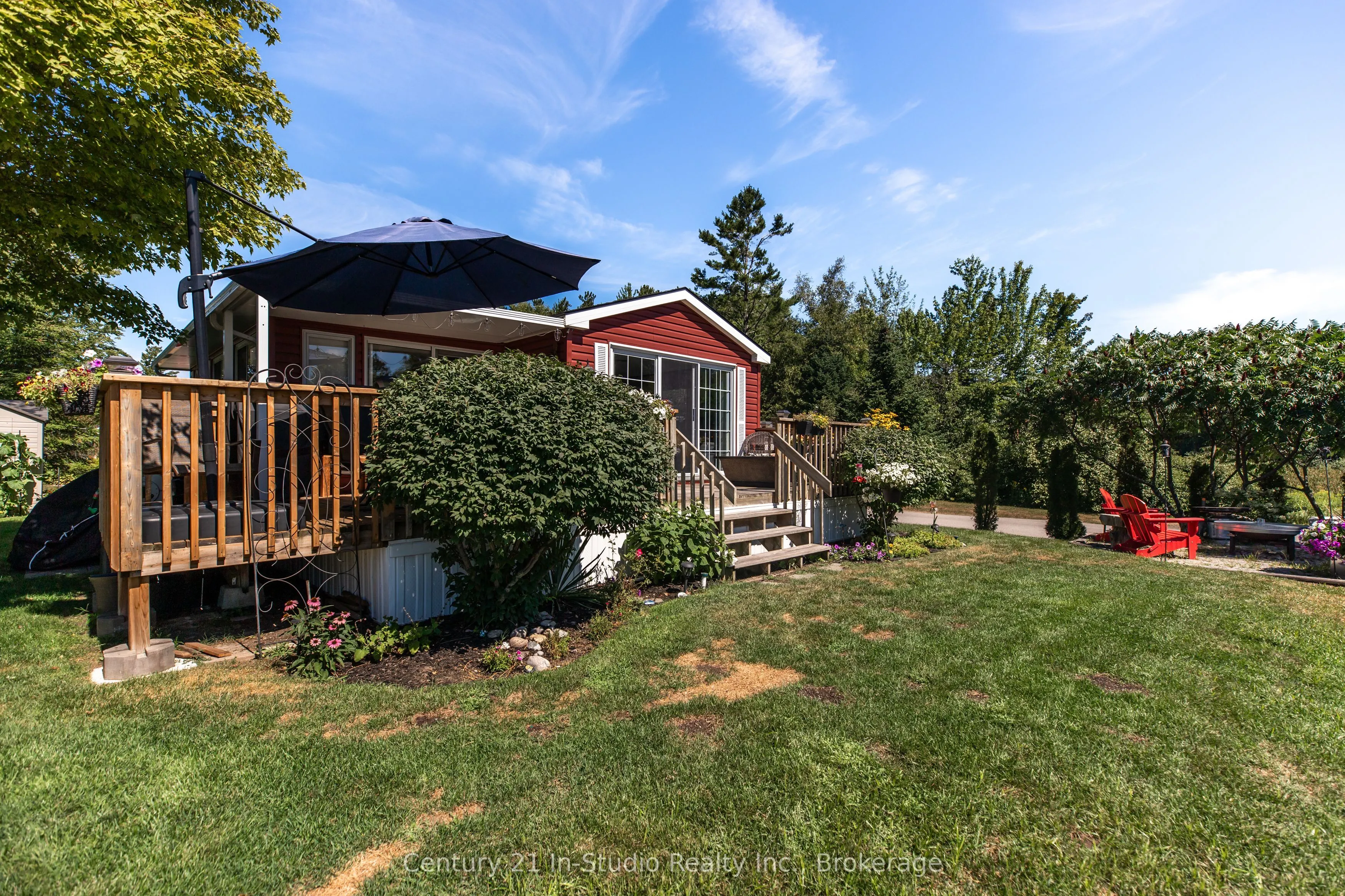 19 White Pines Trail
