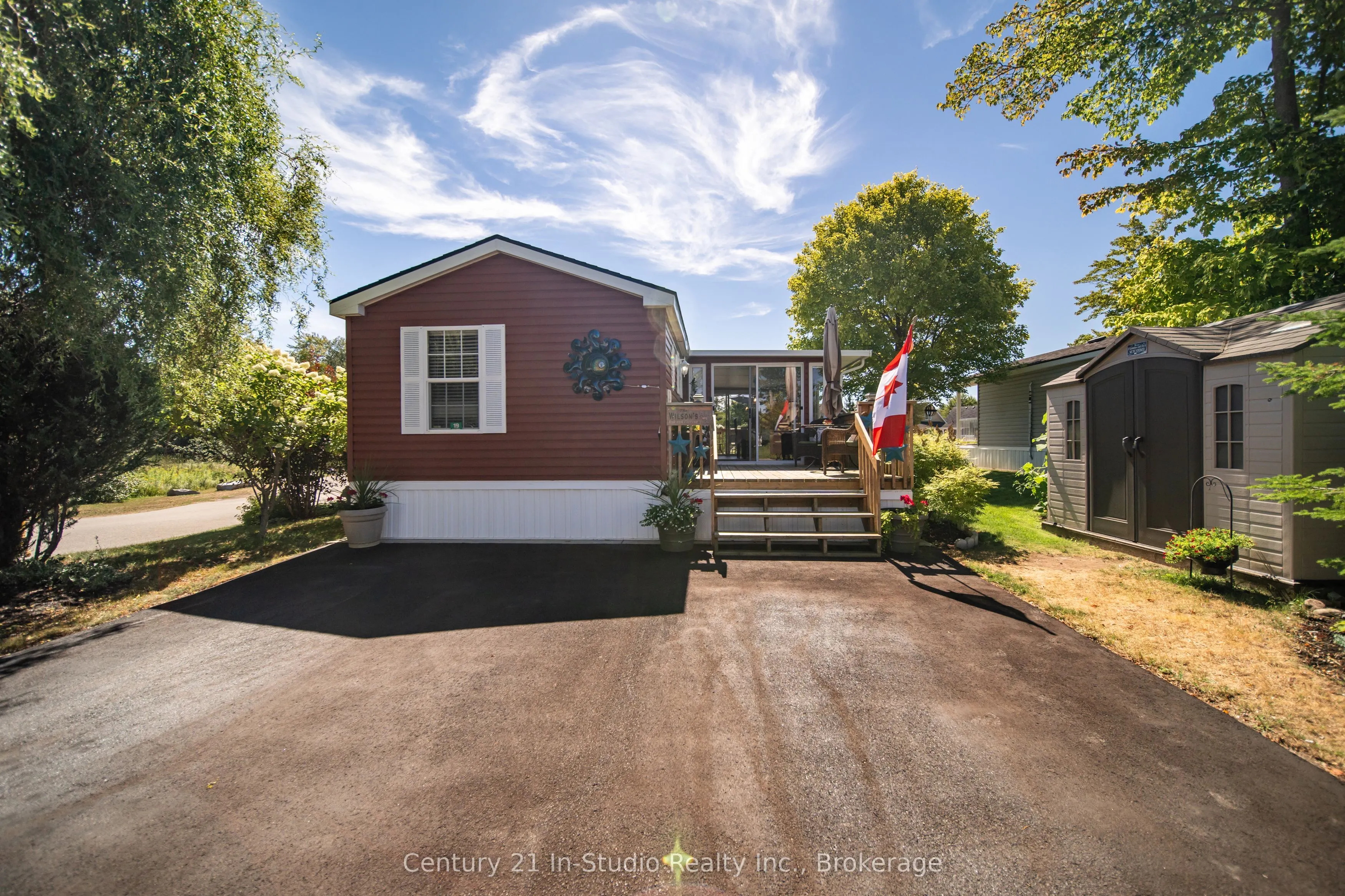 19 White Pines Trail