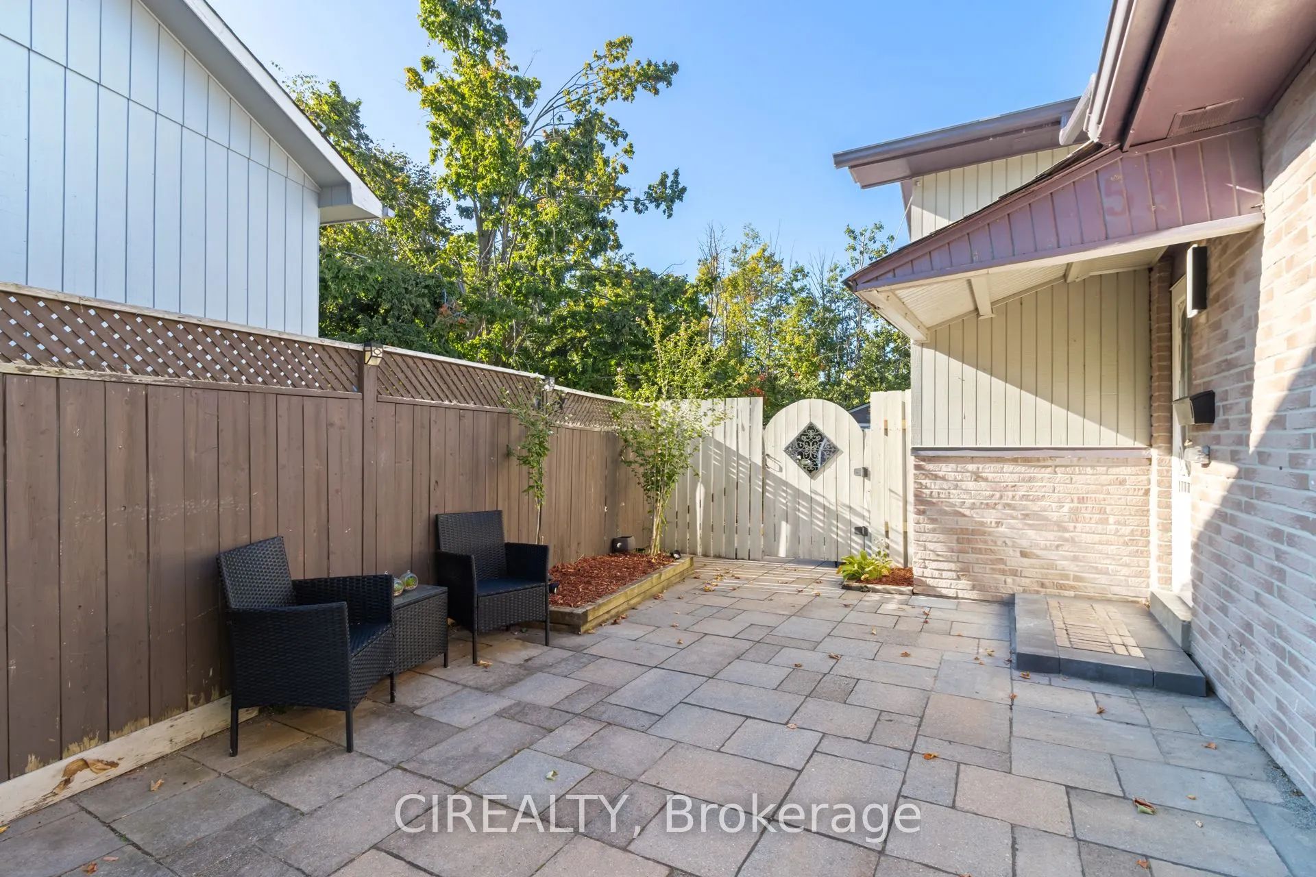 53 Christie Crescent