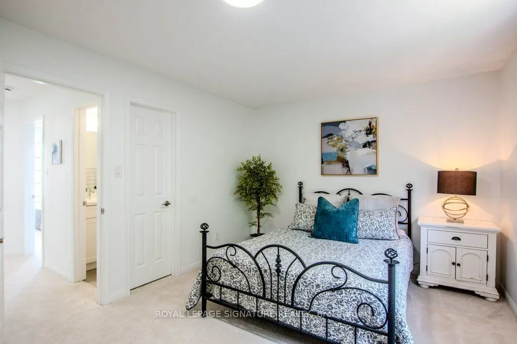 108 Hawthorne Crescent