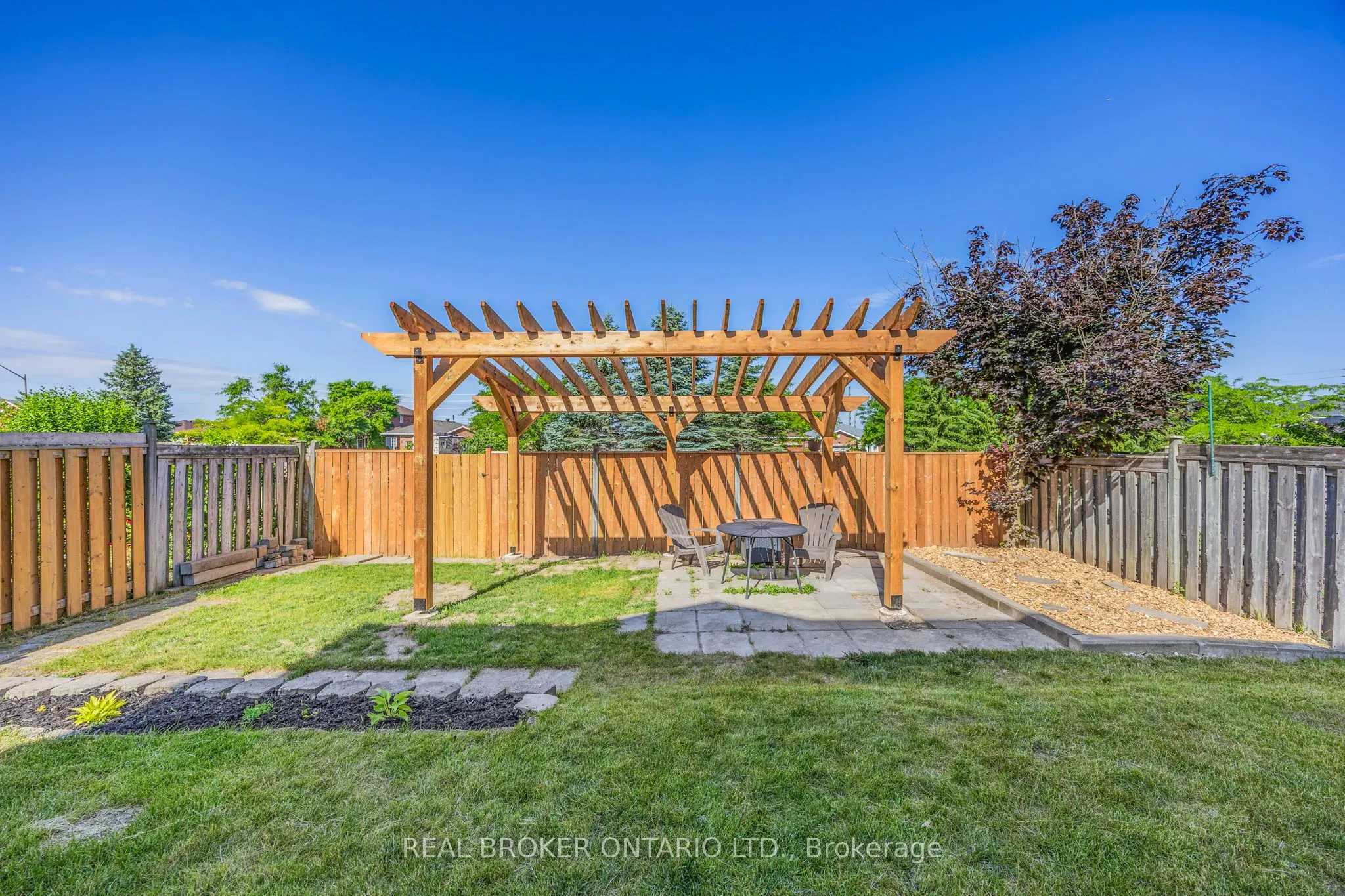 32 BLACK WILLOW Drive