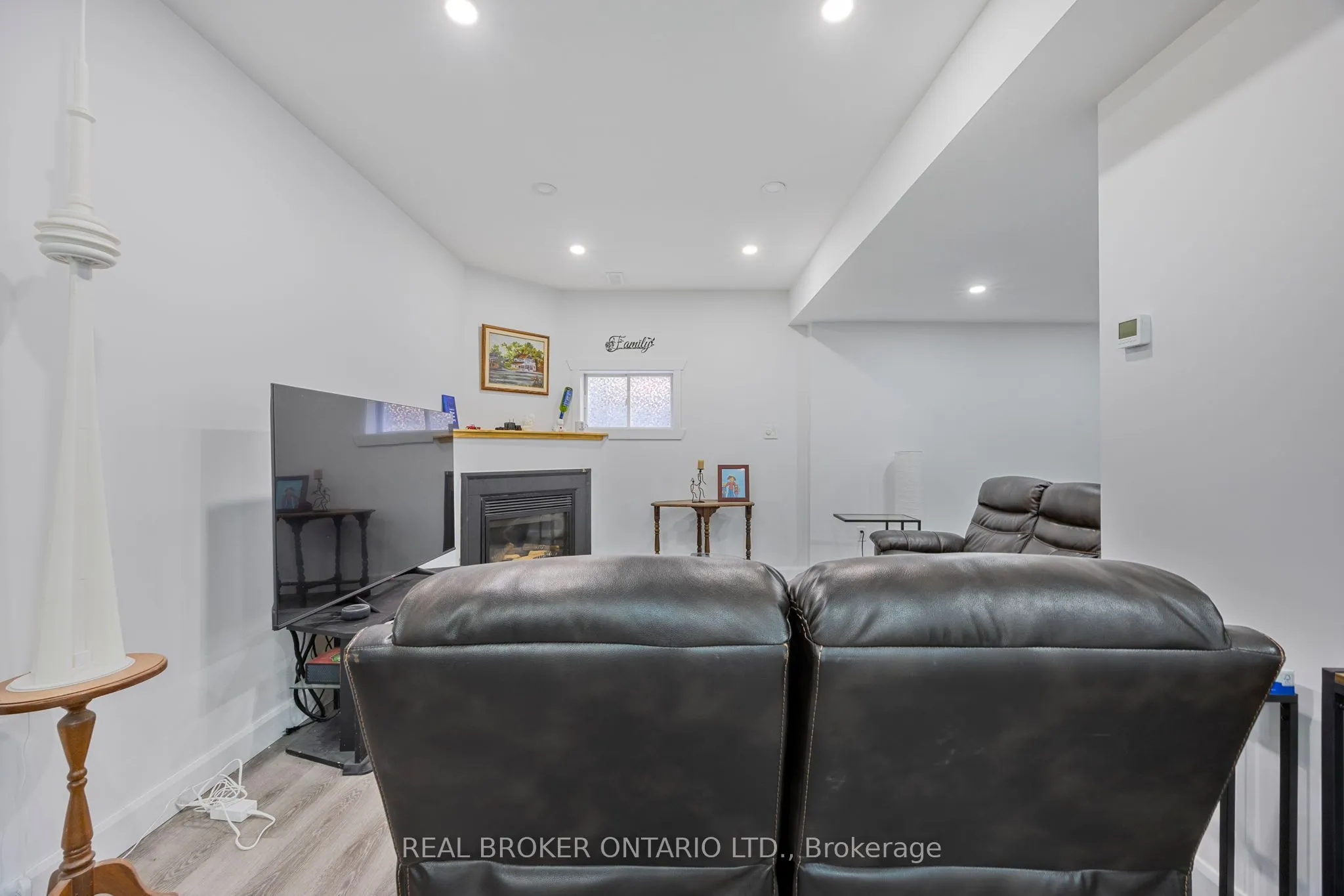 32 BLACK WILLOW Drive