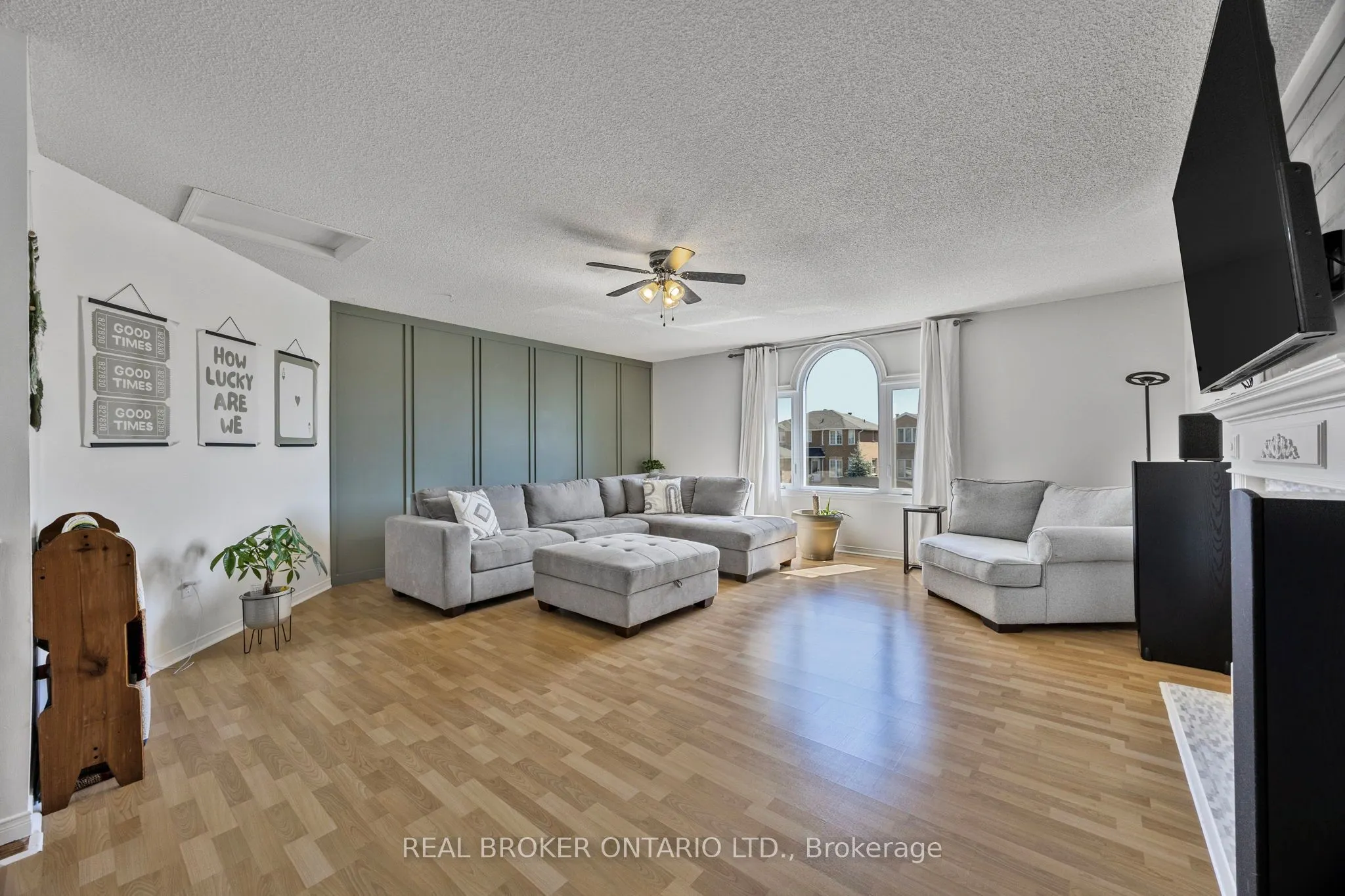 32 BLACK WILLOW Drive