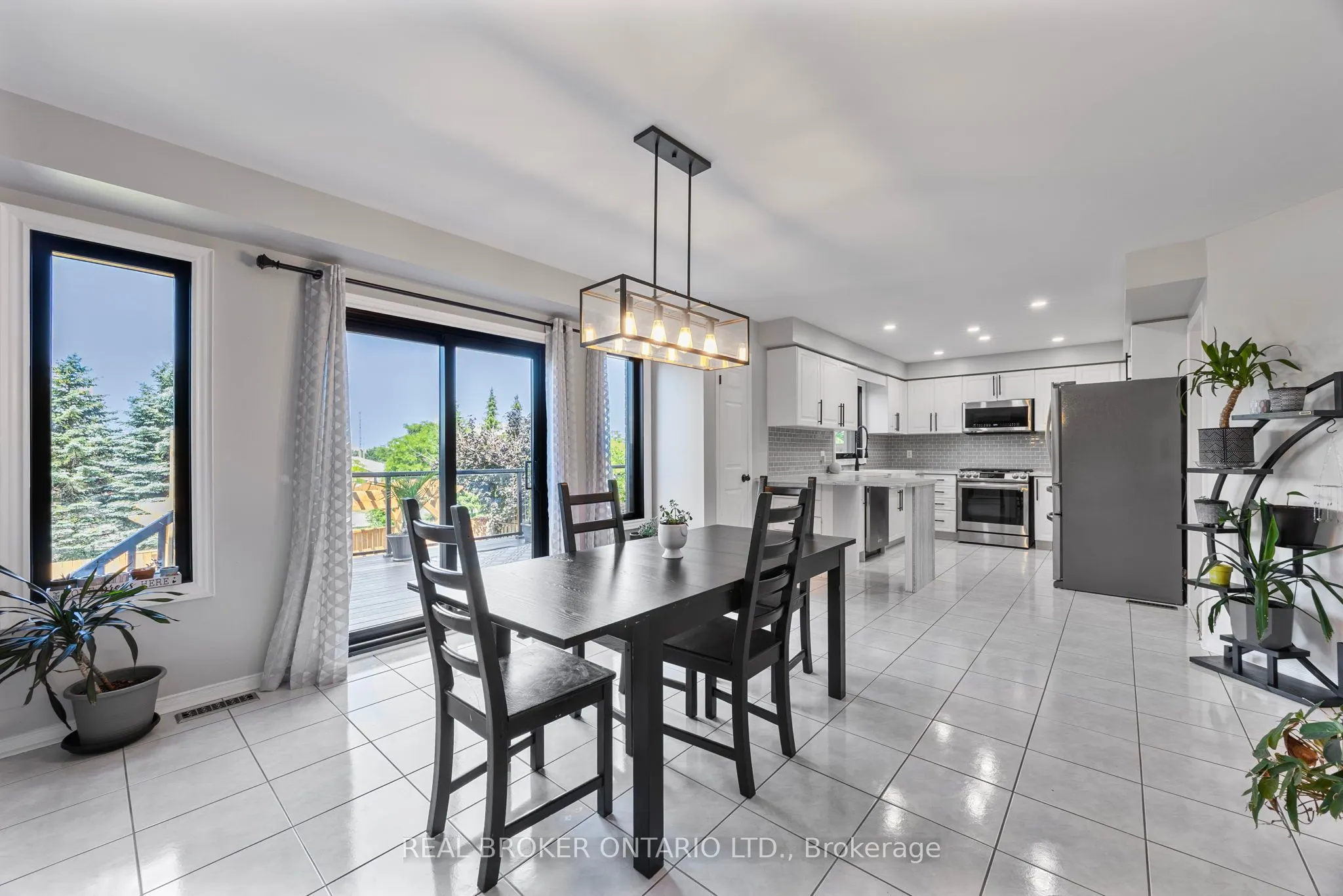 32 BLACK WILLOW Drive