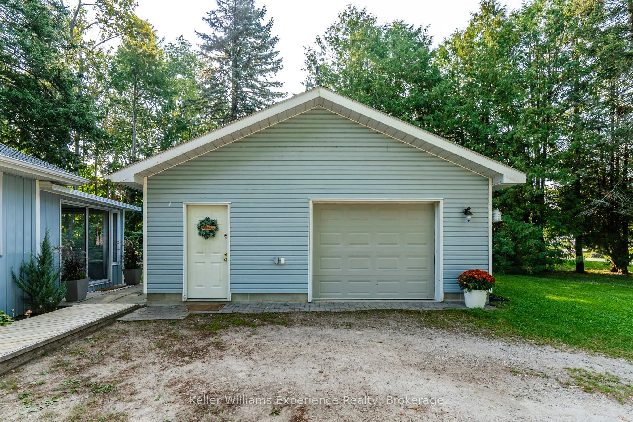 727 McMurtry Road