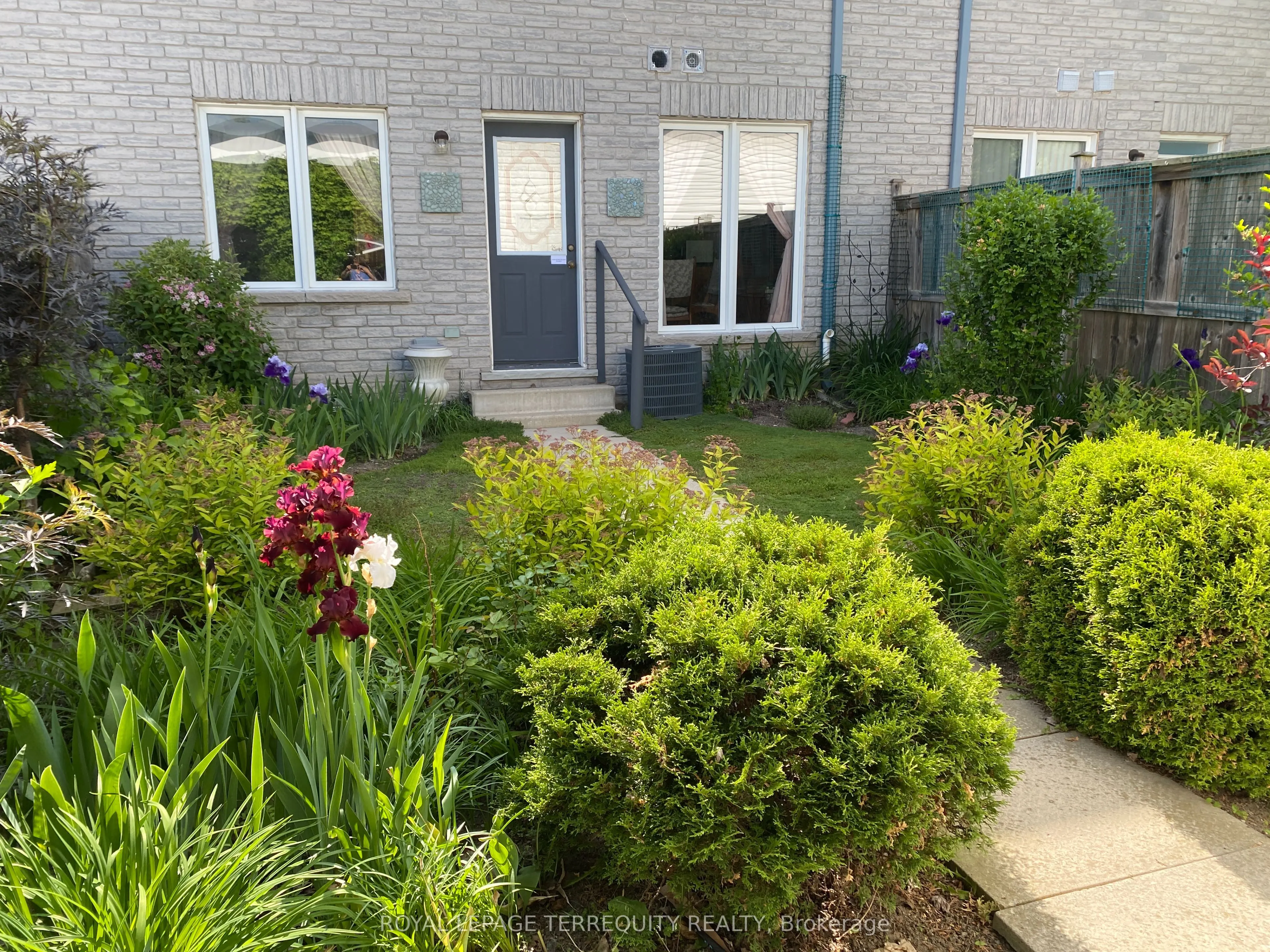 5 Silver Maple Crescent