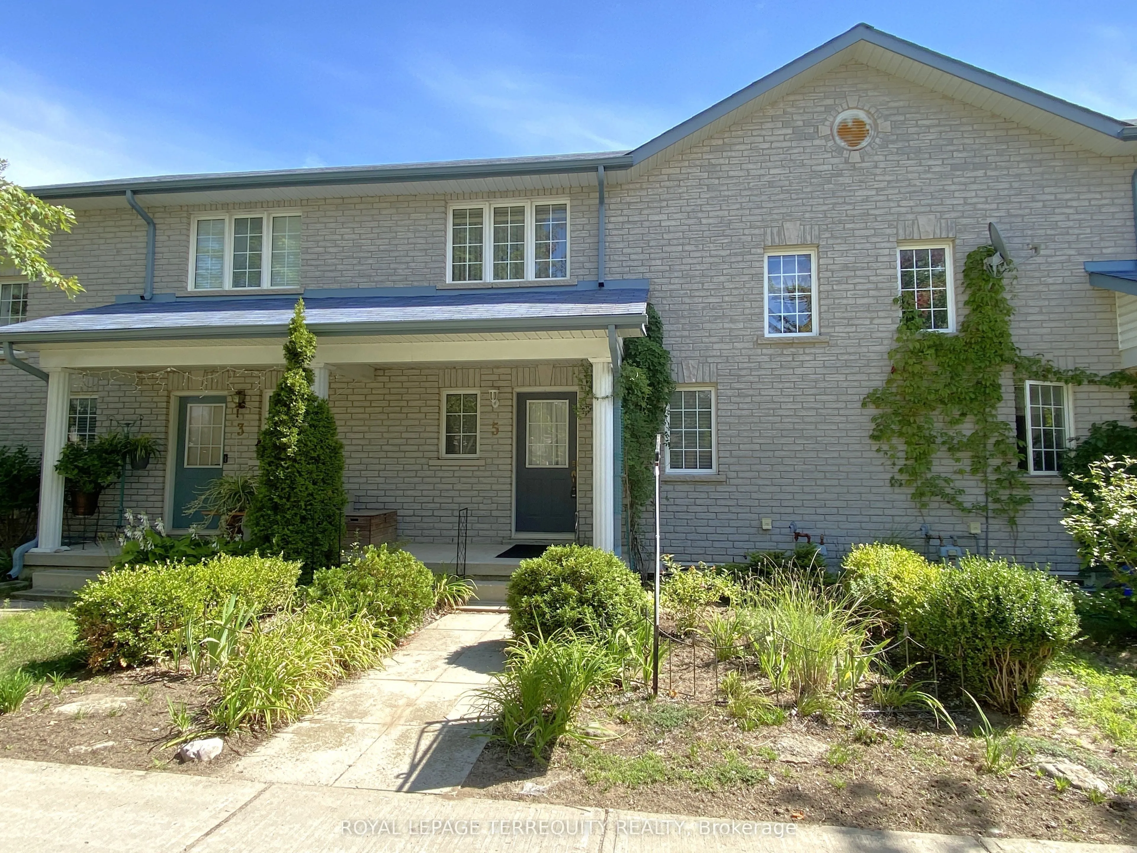 5 Silver Maple Crescent