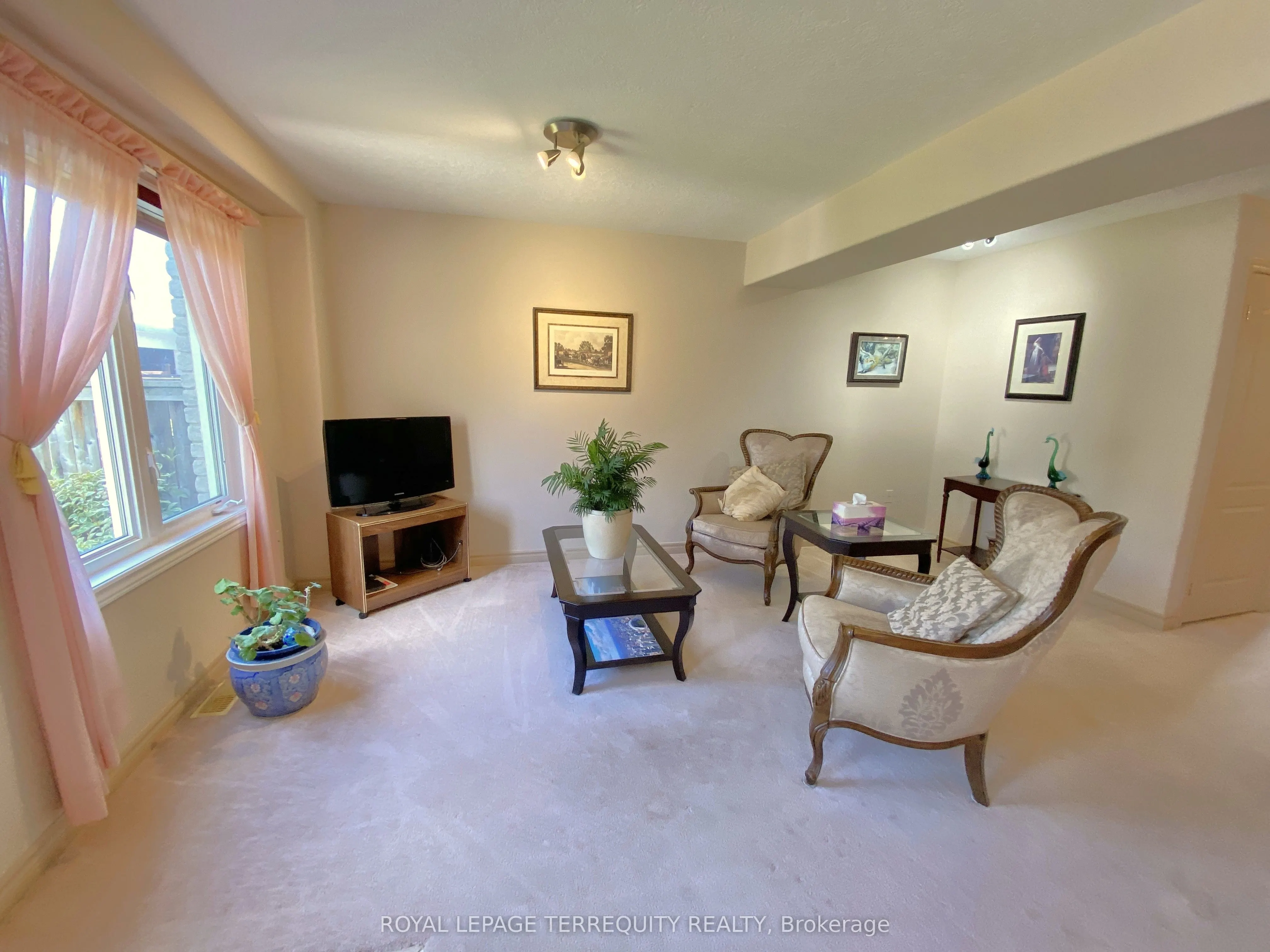 5 Silver Maple Crescent