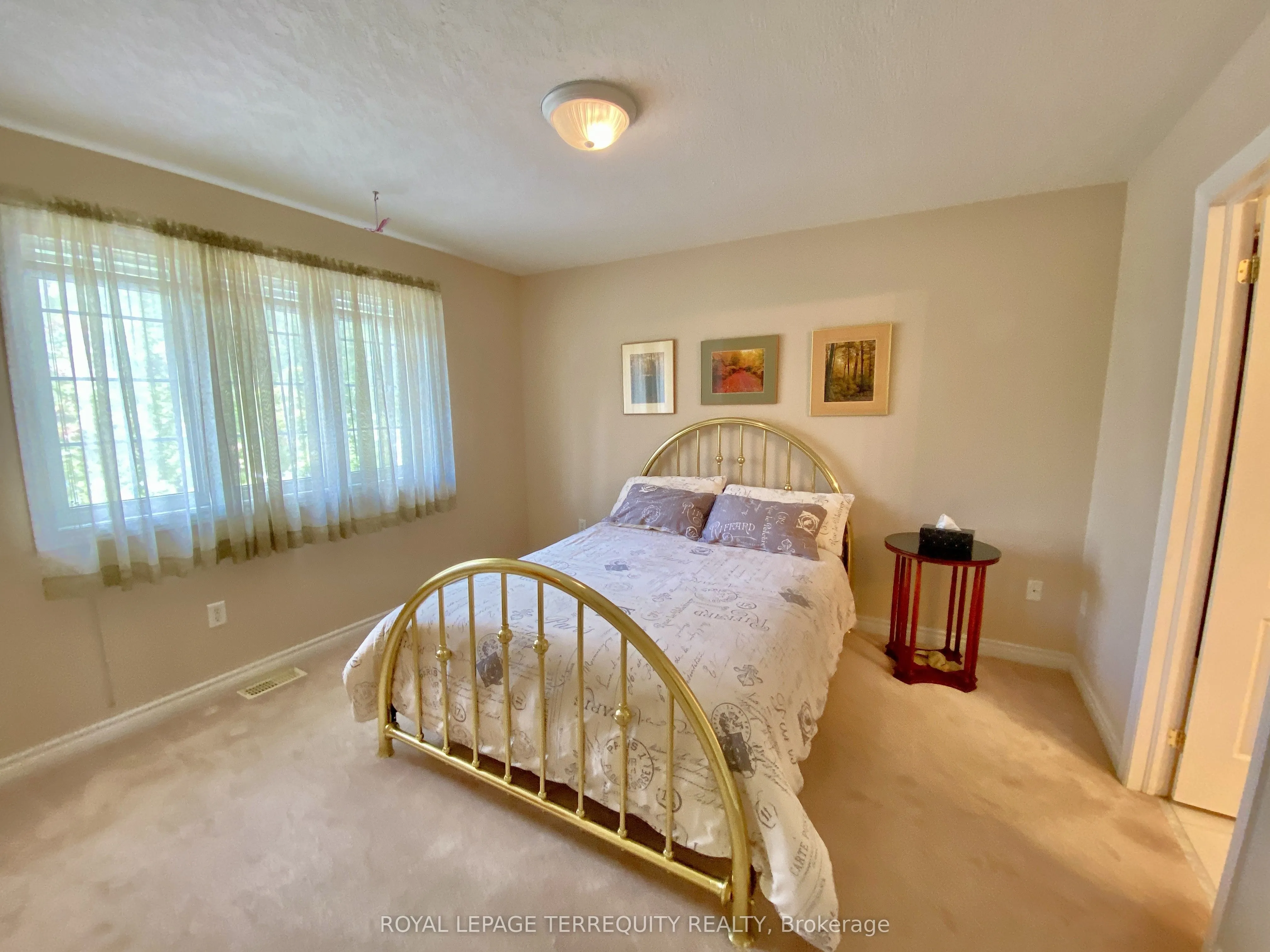 5 Silver Maple Crescent